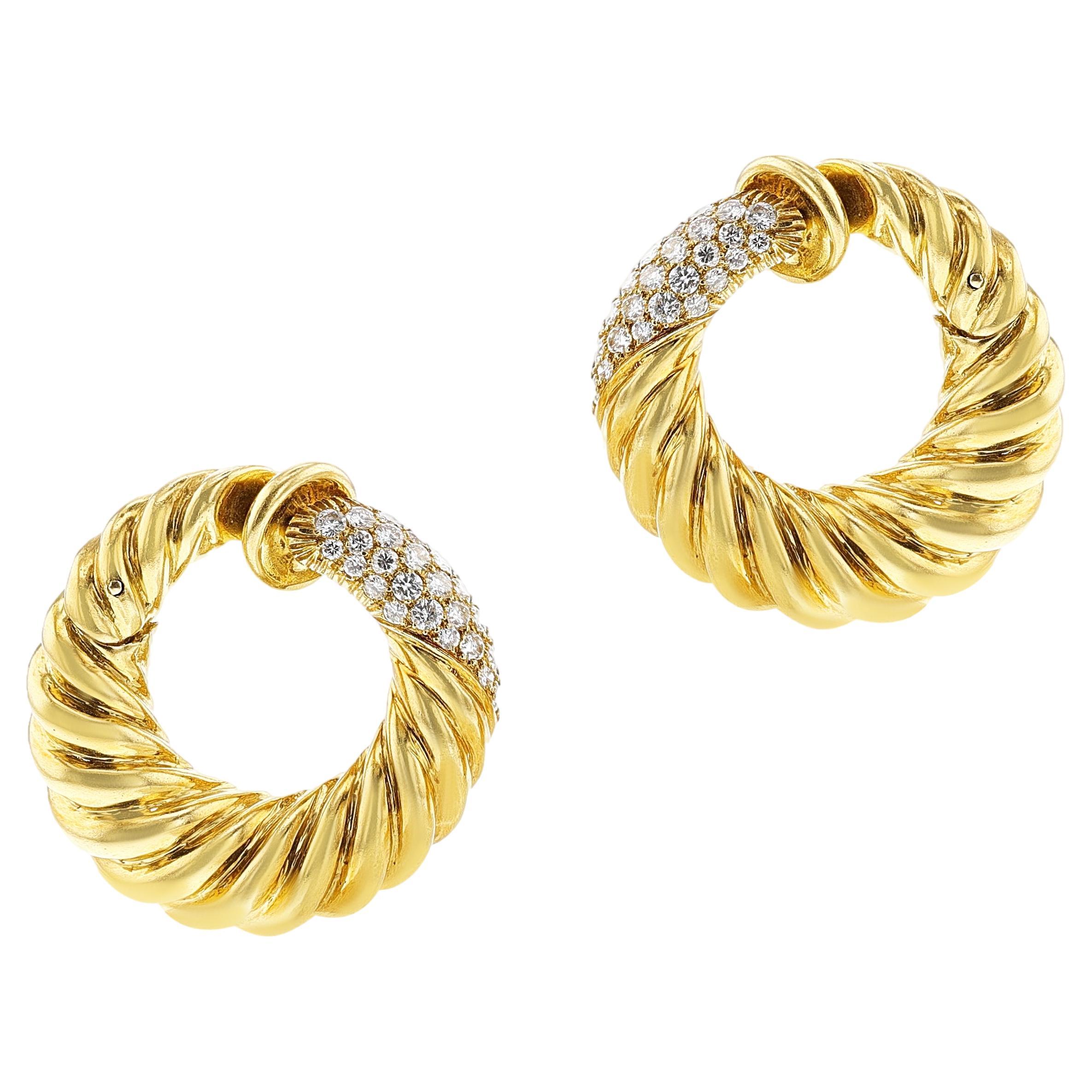 Van Cleef and Arpels, boucles d'oreilles cerclées de cordes et diamants, 18 carats en vente