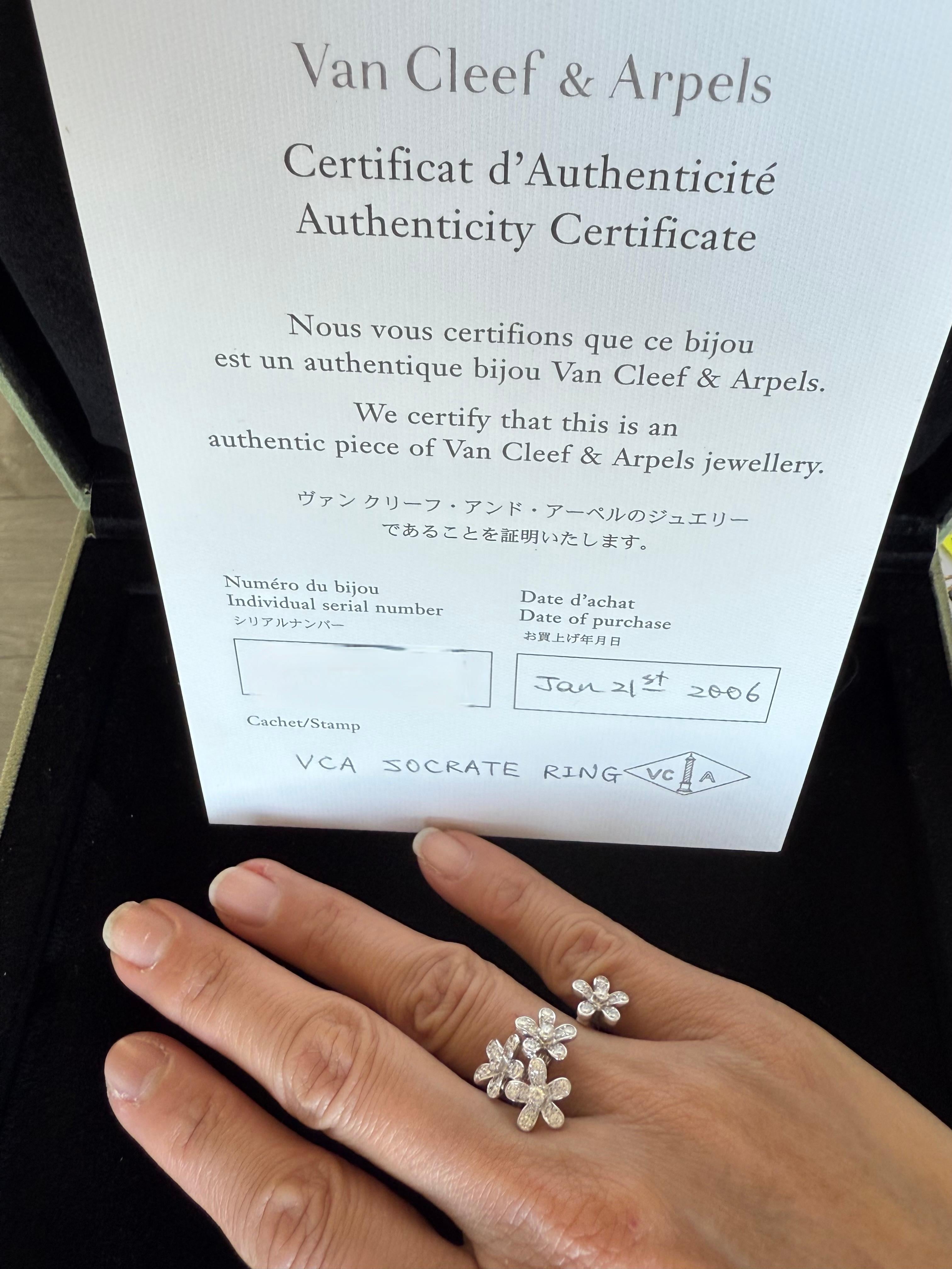 Van Cleef and Arpels Socrate entre les doigts en vente 9