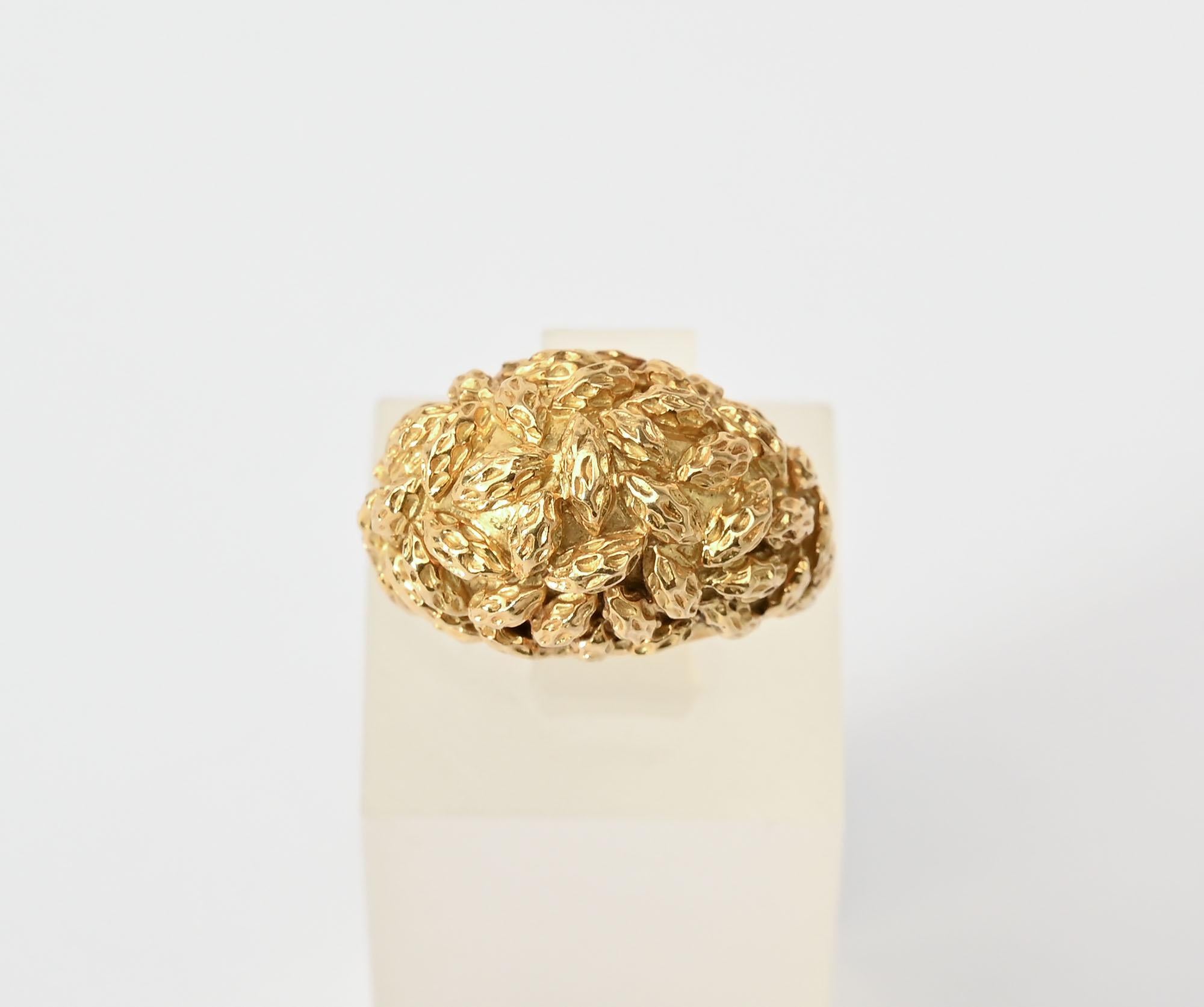 Van Cleef & Arpels Texturierter Dome-Ring (Moderne)