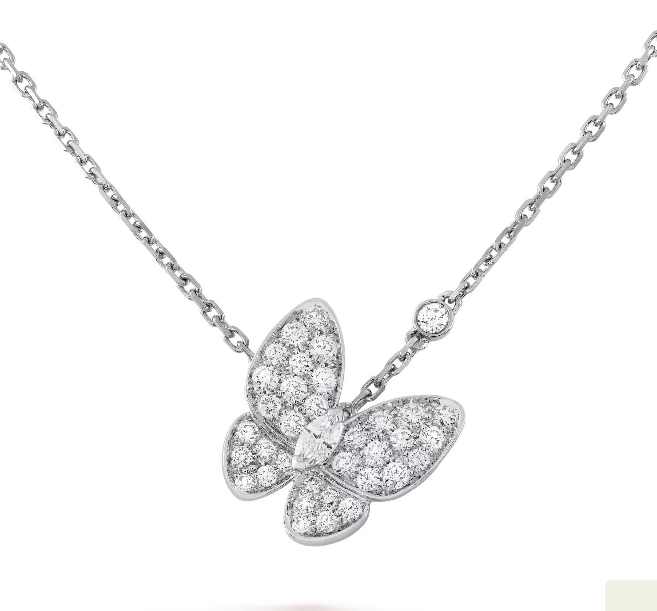 Van Cleef & Arpels Collier pendentif deux papillons avec diamants .88cts Excellent état - En vente à Beverly Hills, CA