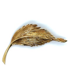 Van Cleef and Arpels Vintage 18 Karat Yellow Gold Leaf Brooch, Circa 1950