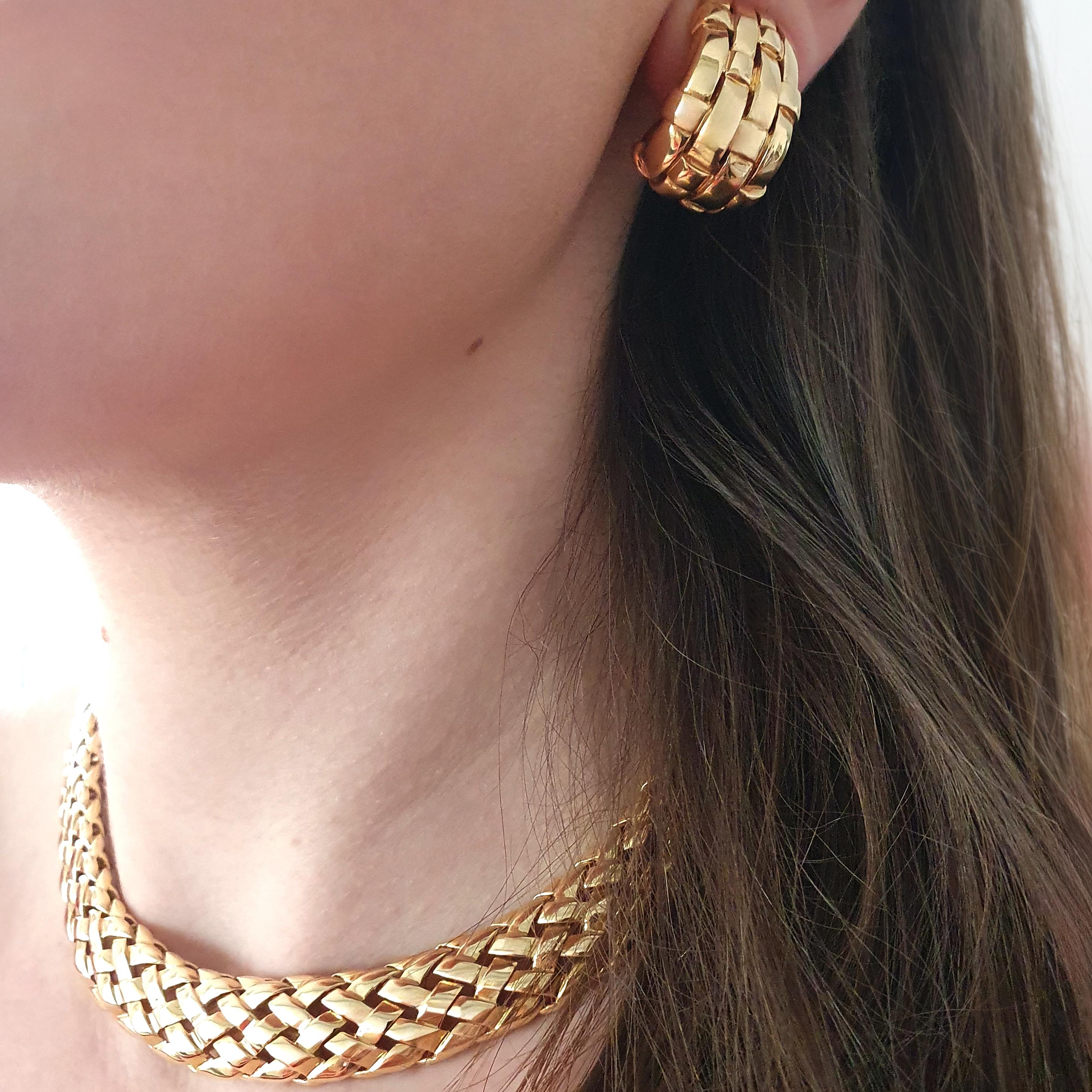 Van Cleef and Arpels, collier de boucles d'oreilles en or jaune 18 carats, années 1980 Unisexe en vente