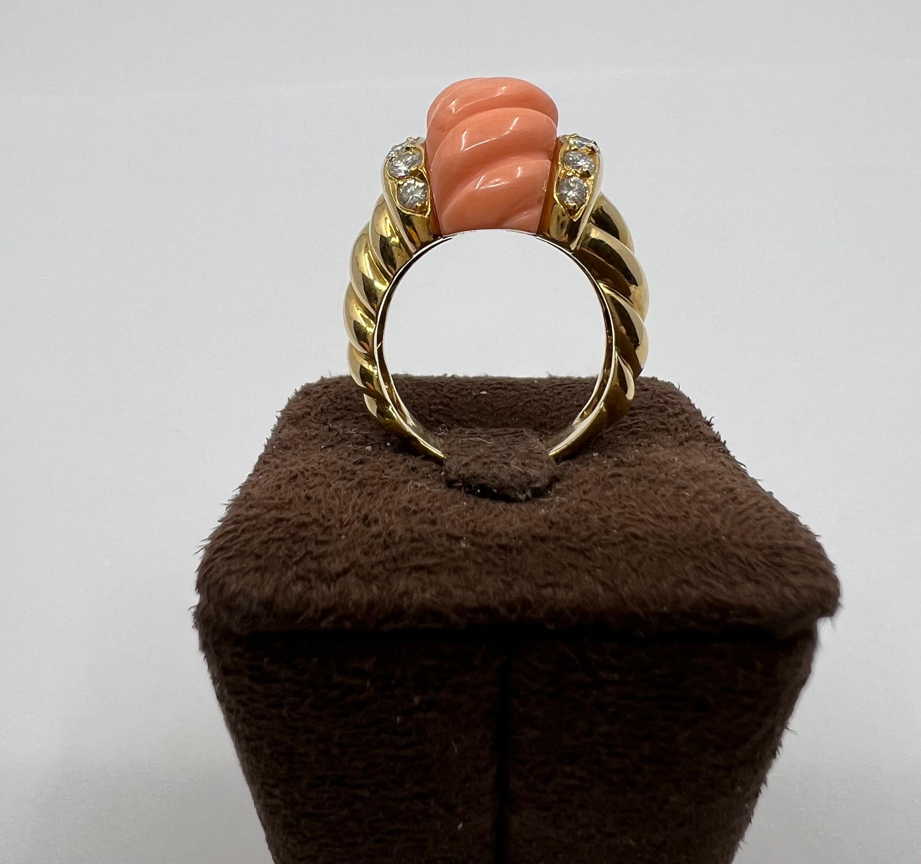 Van Cleef and Arpels Yellow Gold Coral and Diamonds Ring signed VCA For Sale 4