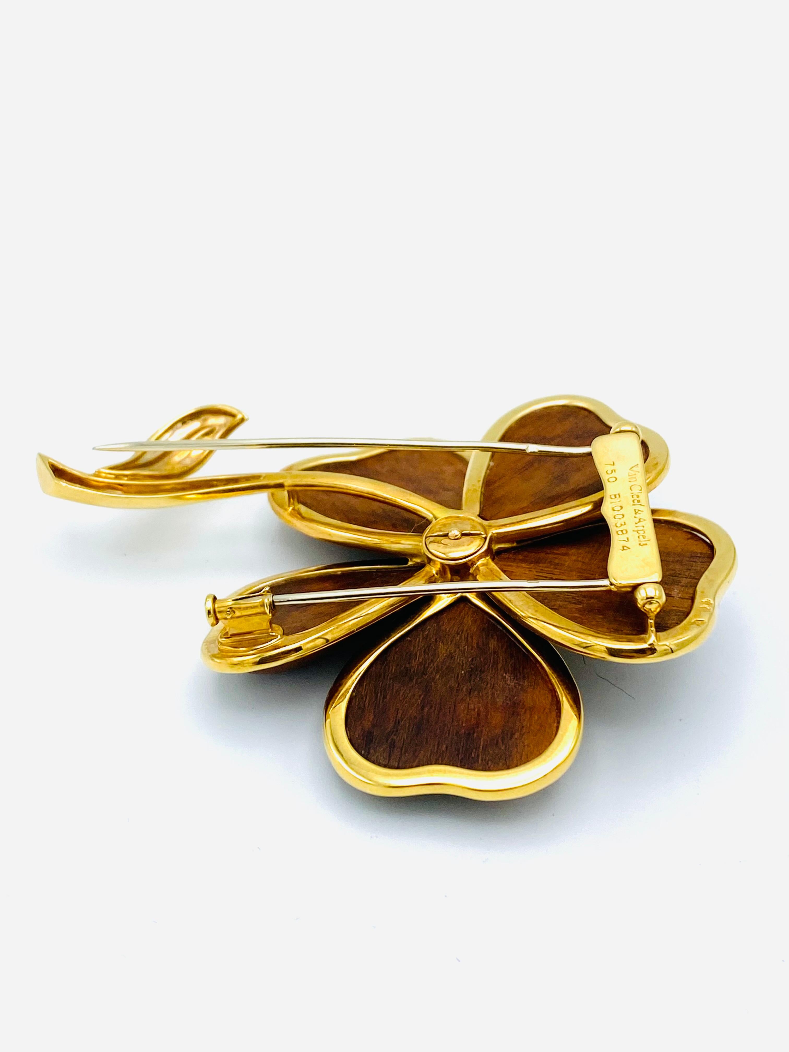 Van Cleef and Arpels Clematis Yellow Gold, Wood and Diamond Flower Clip Brooch  For Sale 2