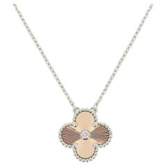 Van Cleef & Apels, collier guilloché rose Alhambra
