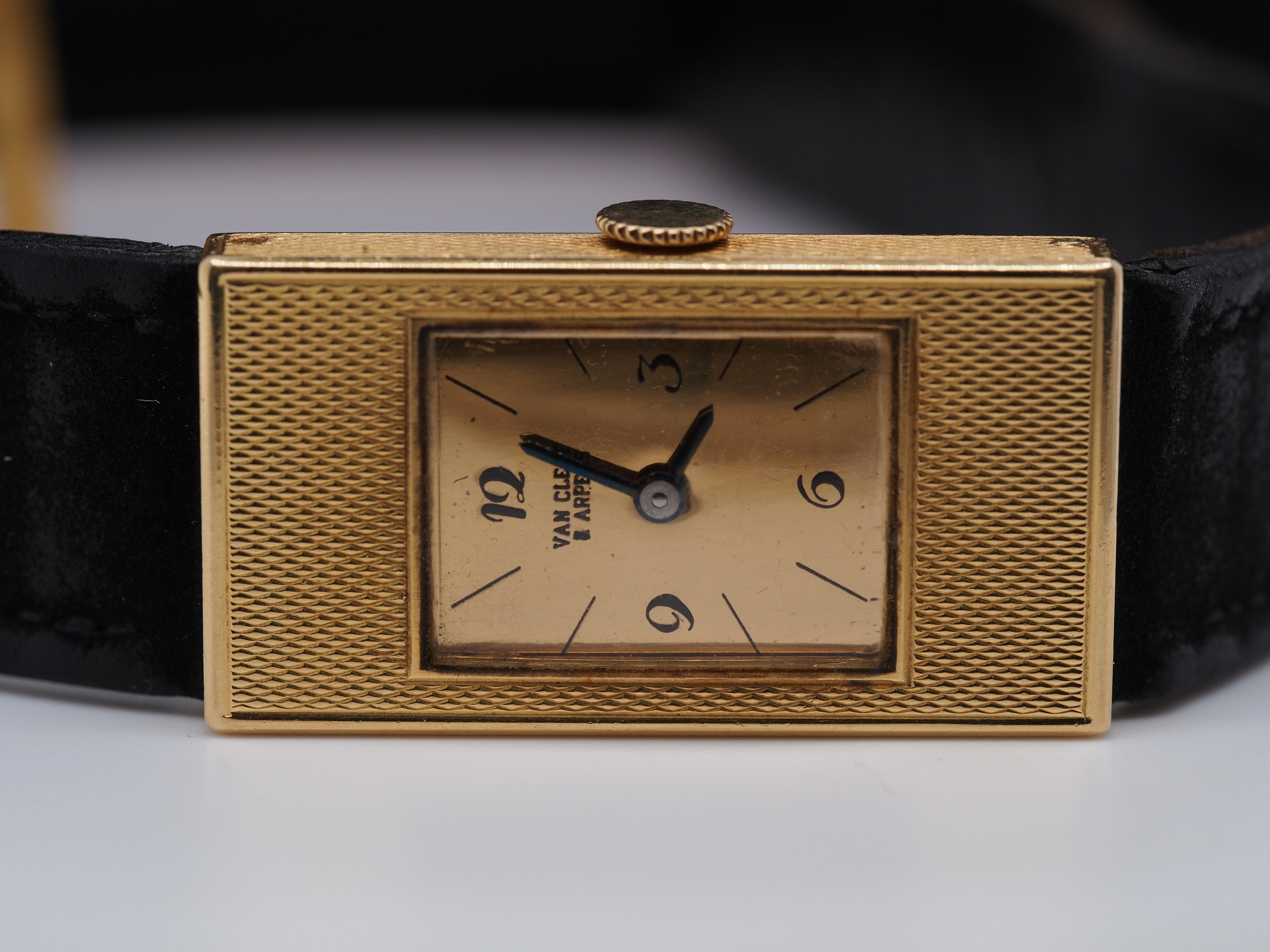 Retro Van Cleef & Arels 18k Yellow Gold Manual Wind Watch For Sale