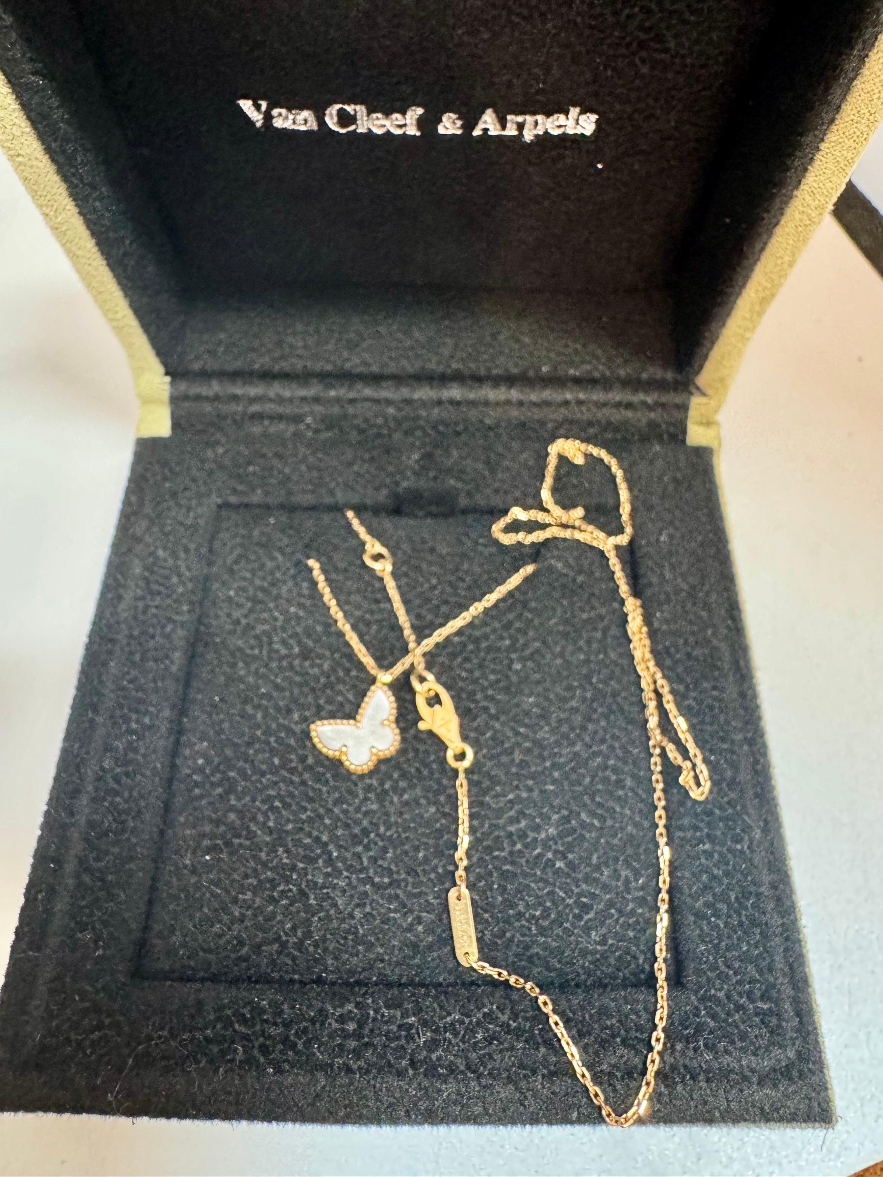 Van Cleef & Arpel MOTHER OF PEARL Butterfly Necklace Sweet Alhambra Yellow gold 5