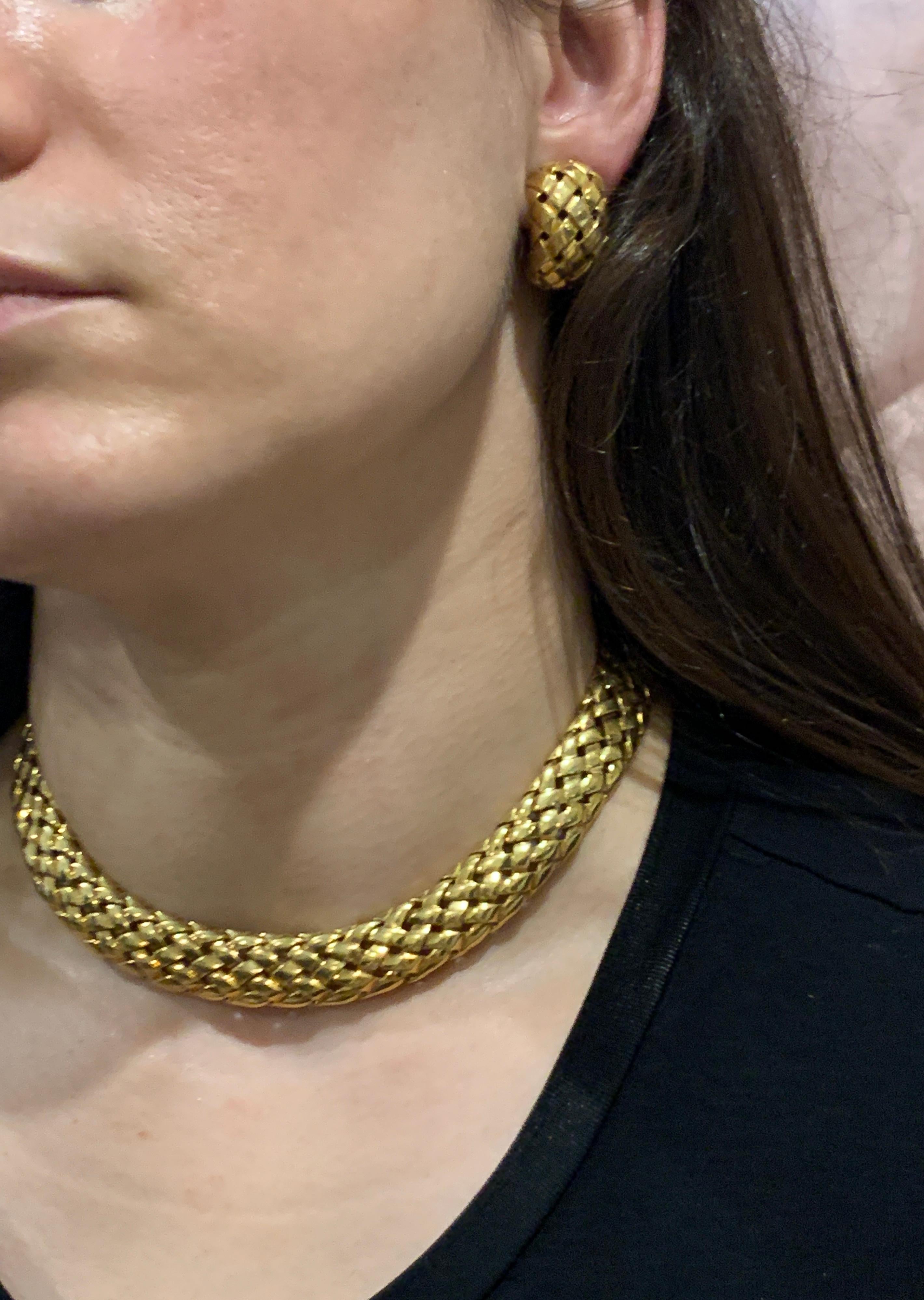 Van Cleef & Arpels Necklace and Earrings Bridal Suite 128 Grams 18k Gold, Estate 11