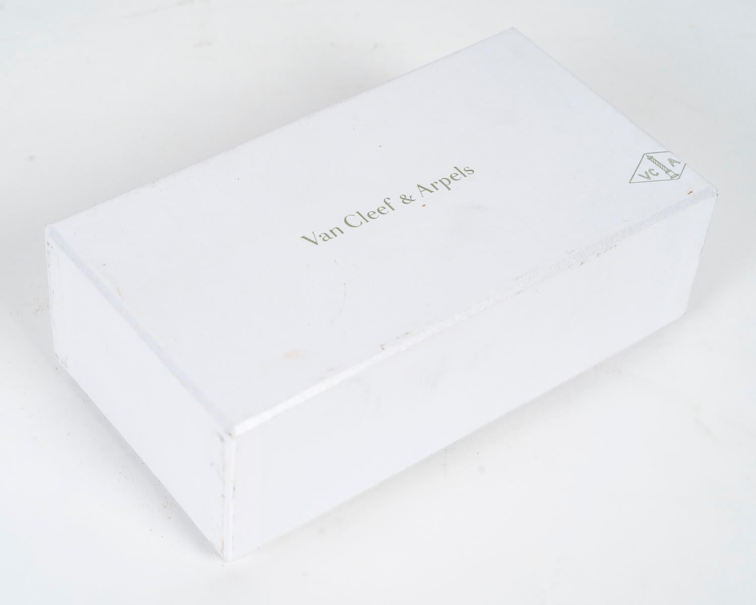 Van Cleef & Arpels Samt-Schmuckkästchen für ein Armband, 1990. (Französisch) im Angebot