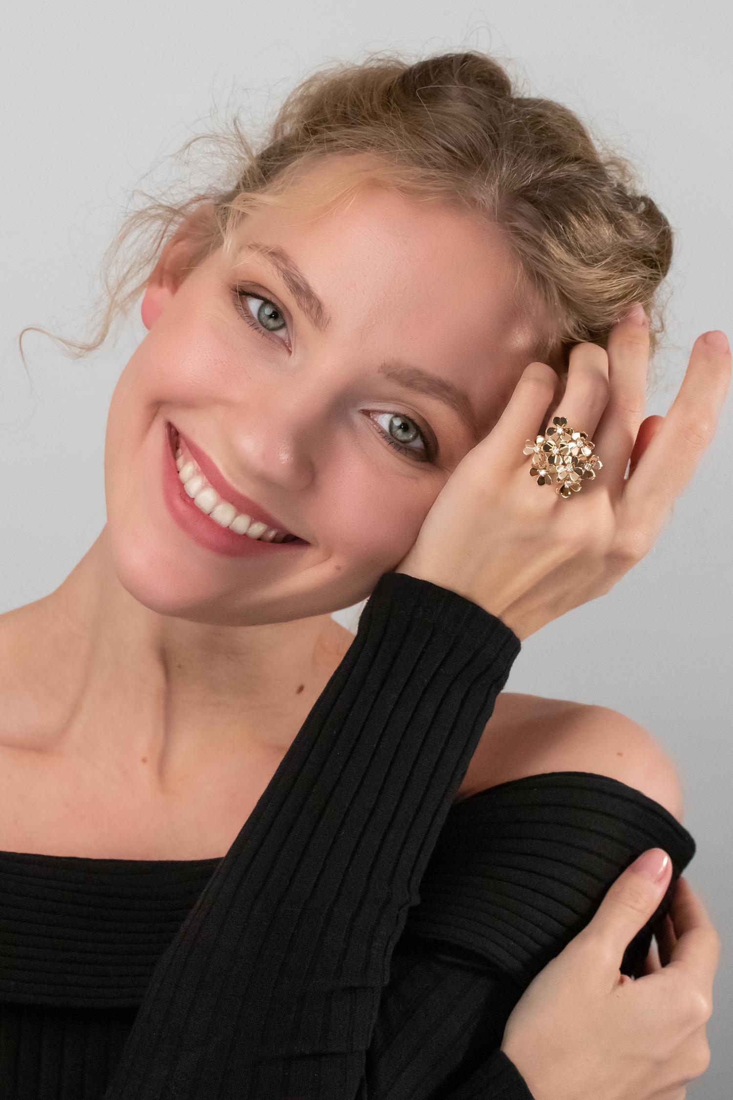 Van Cleef & Arpels, bague Frivole 8 fleurs de 0,43 carat Pour femmes en vente