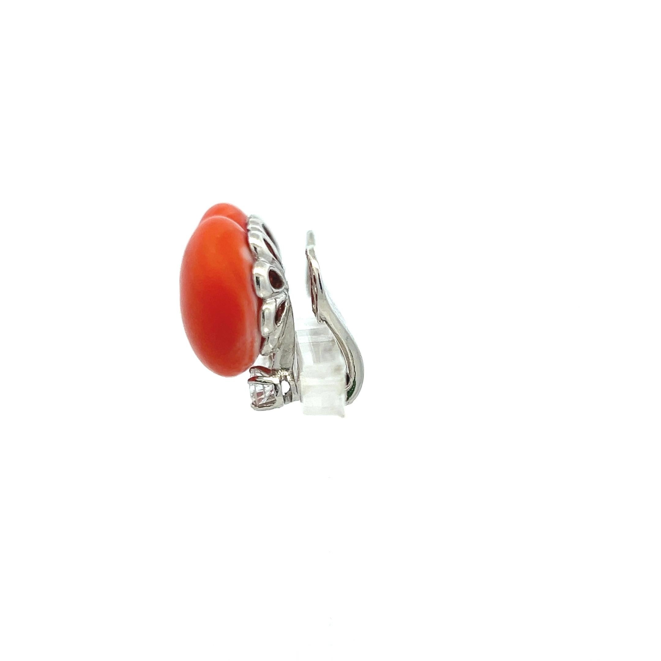 Van Cleef & Arpels 0.50 Carat Round Diamond Coral Platinum Clip On Earrings In Good Condition For Sale In New York, NY