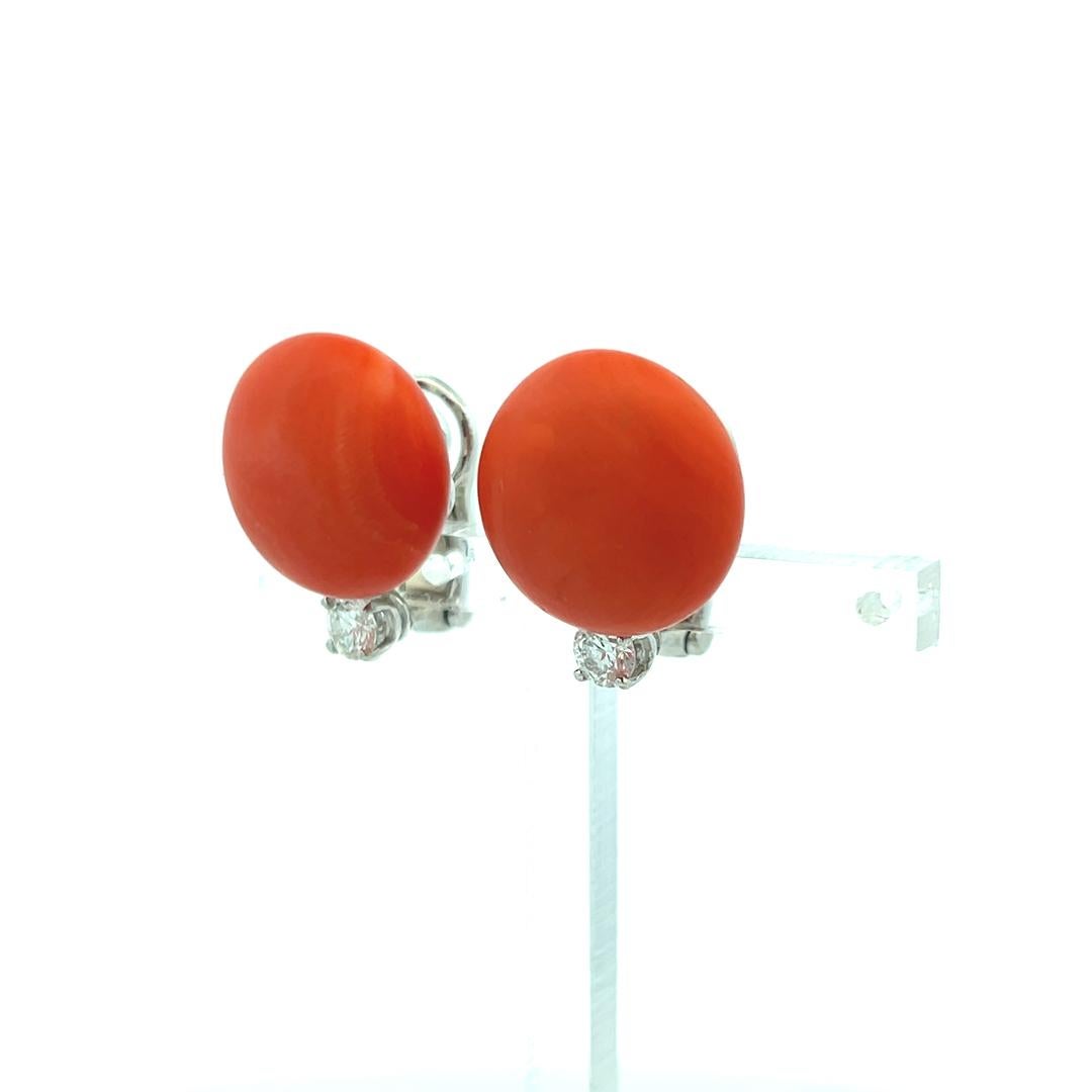 Van Cleef & Arpels 0.50 Carat Round Diamond Coral Platinum Clip On Earrings For Sale 1