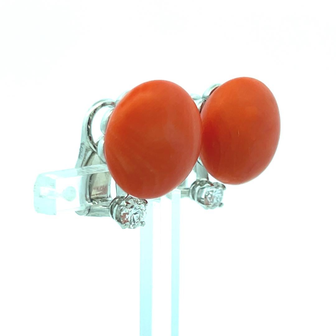 Van Cleef & Arpels 0.50 Carat Round Diamond Coral Platinum Clip On Earrings For Sale 3