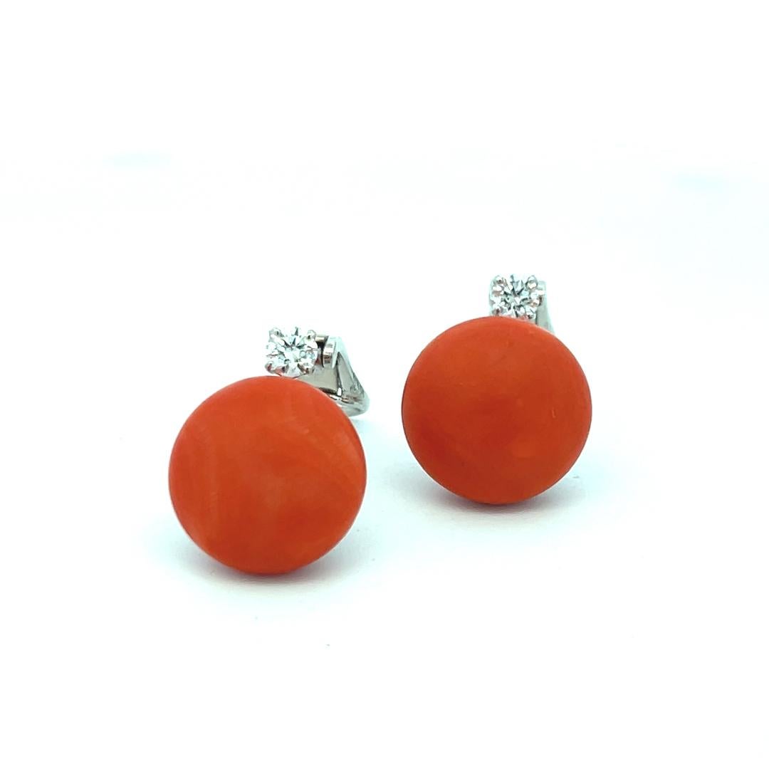 Van Cleef & Arpels 0.50 Carat Round Diamond Coral Platinum Clip On Earrings For Sale 4