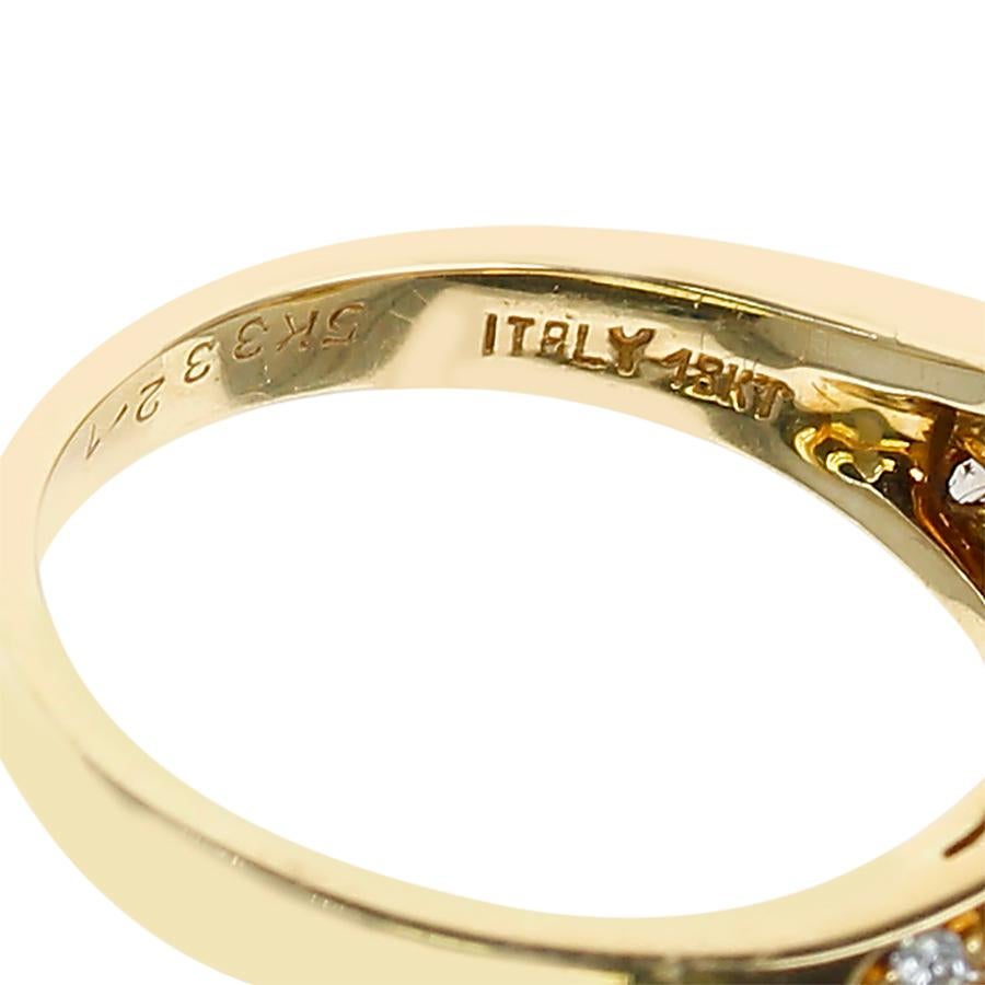 Women's or Men's Van Cleef & Arpels 0.55 Carat Oval Diamond Ring Accented with Diamonds, 18K Gold