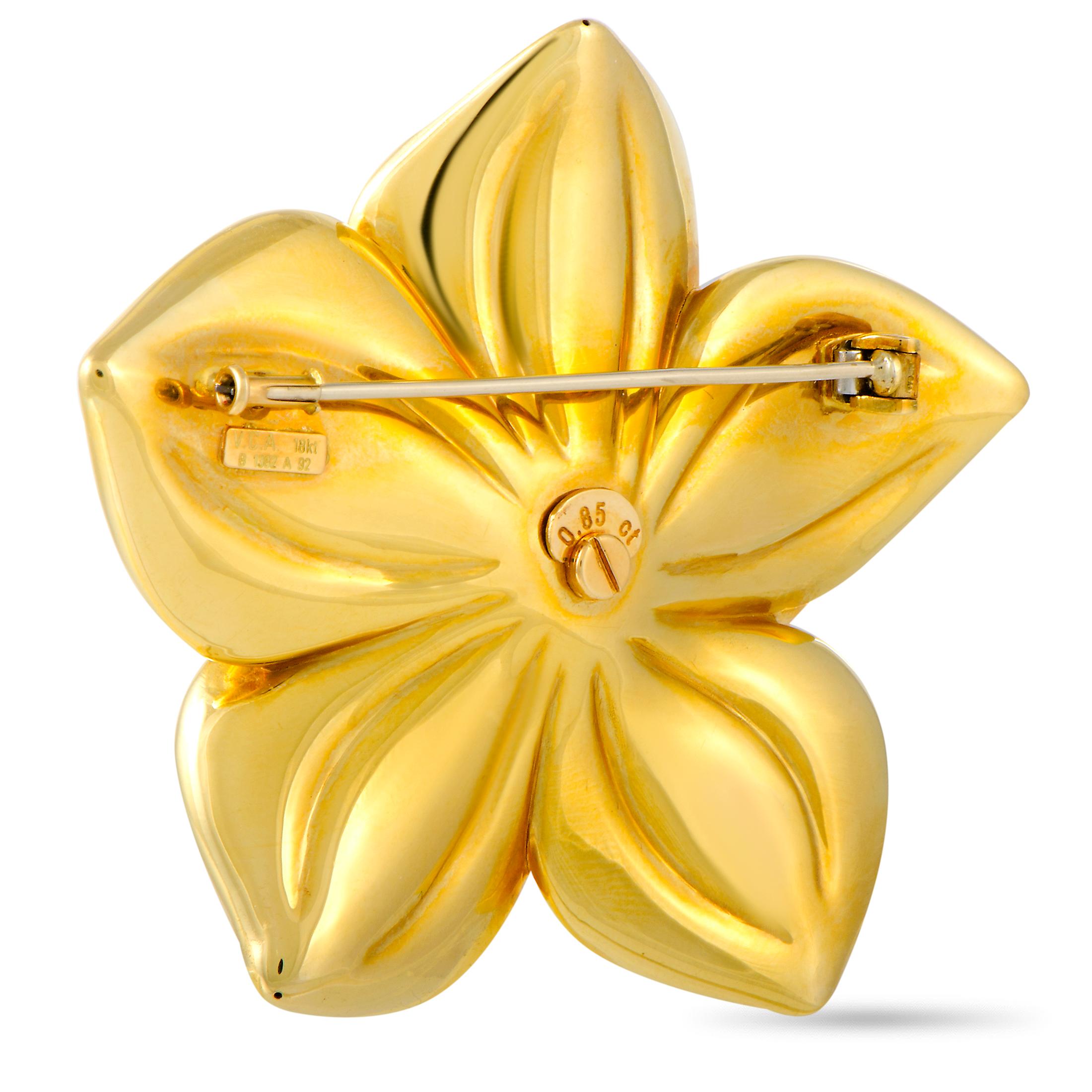 Women's or Men's Van Cleef & Arpels 0.85 Carart Diamond Yellow Gold Flower Brooch