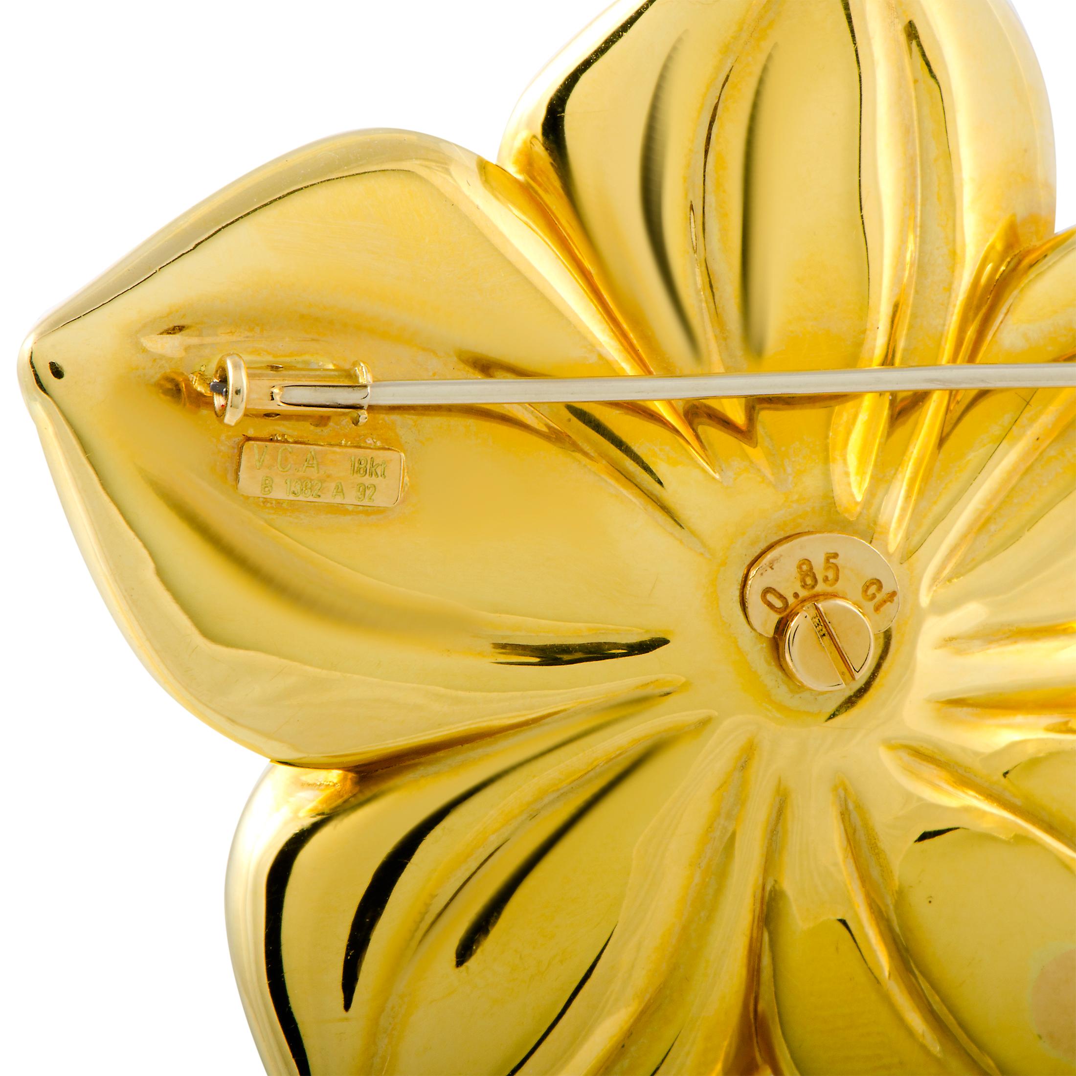 Van Cleef & Arpels 0.85 Carart Diamond Yellow Gold Flower Brooch 1