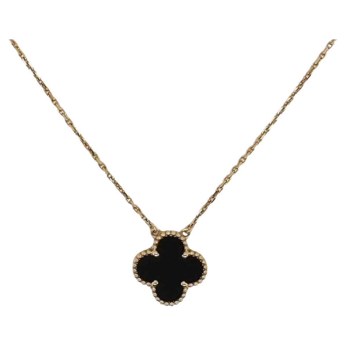 Van Cleef & Arpels 1 Motif Vintage Alhambra Onyx Necklace In 18k Yellow Gold For Sale