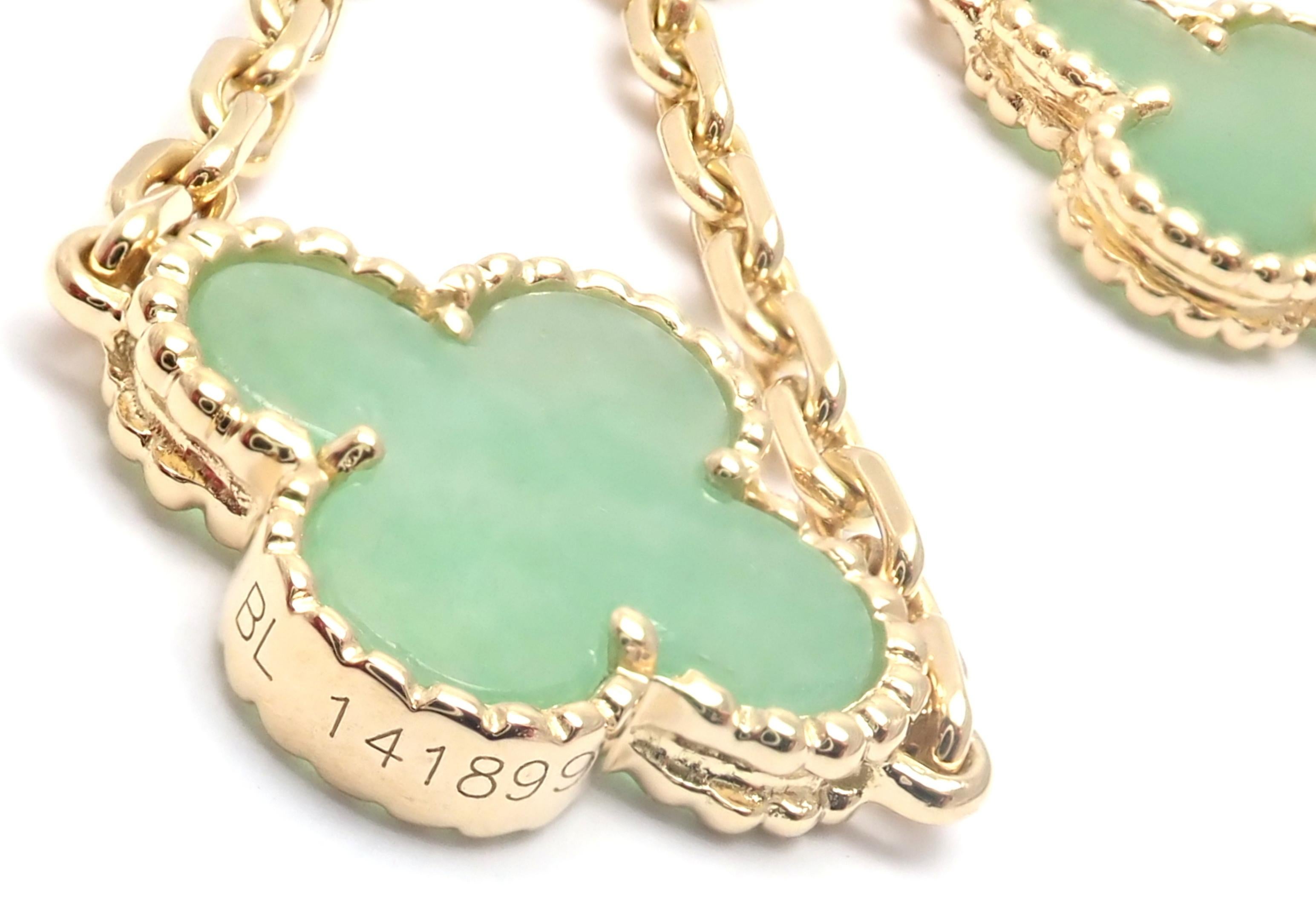 Van Cleef & Arpels 10 Motif Jade Vintage Yellow Gold Alhambra Necklace In Excellent Condition In Holland, PA