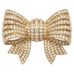 Van Cleef & Arpels 10.00 Carat Diamond 18 Karat Yellow Gold Brooch