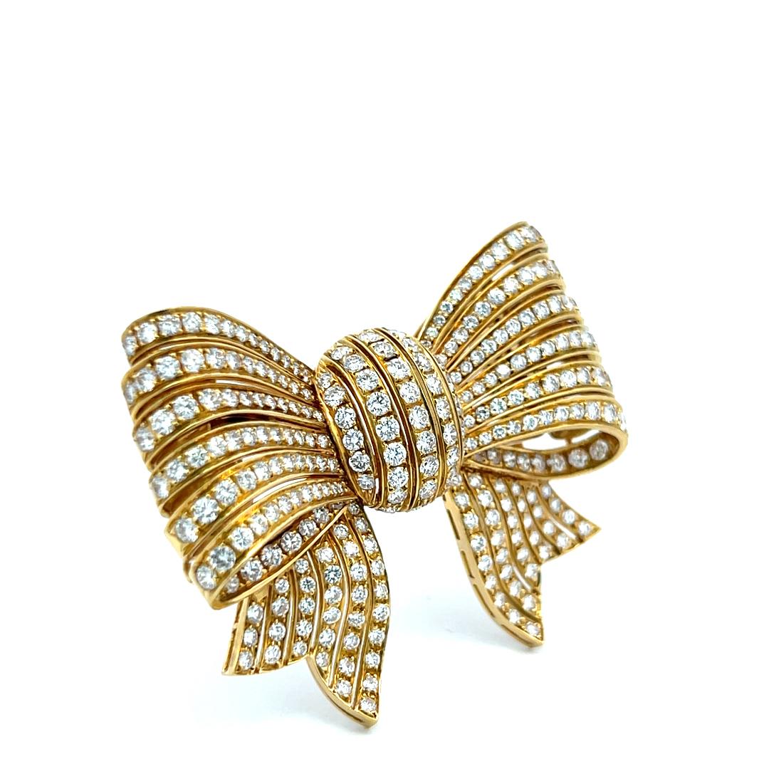 Van Cleef & Arpels Broche en or jaune 18 carats avec diamant rond de 10,00 carats en vente 6