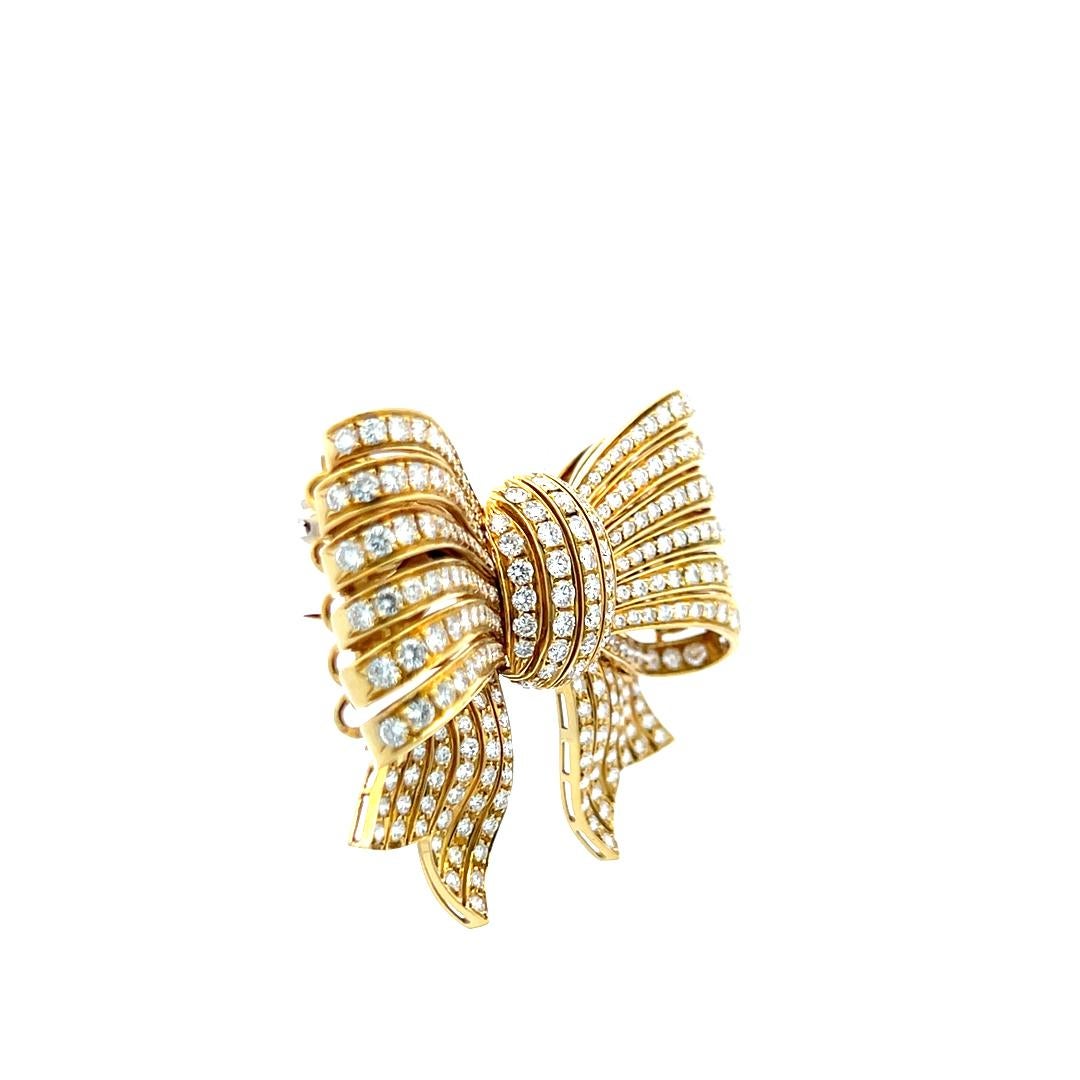 Van Cleef & Arpels Broche en or jaune 18 carats avec diamant rond de 10,00 carats en vente 2