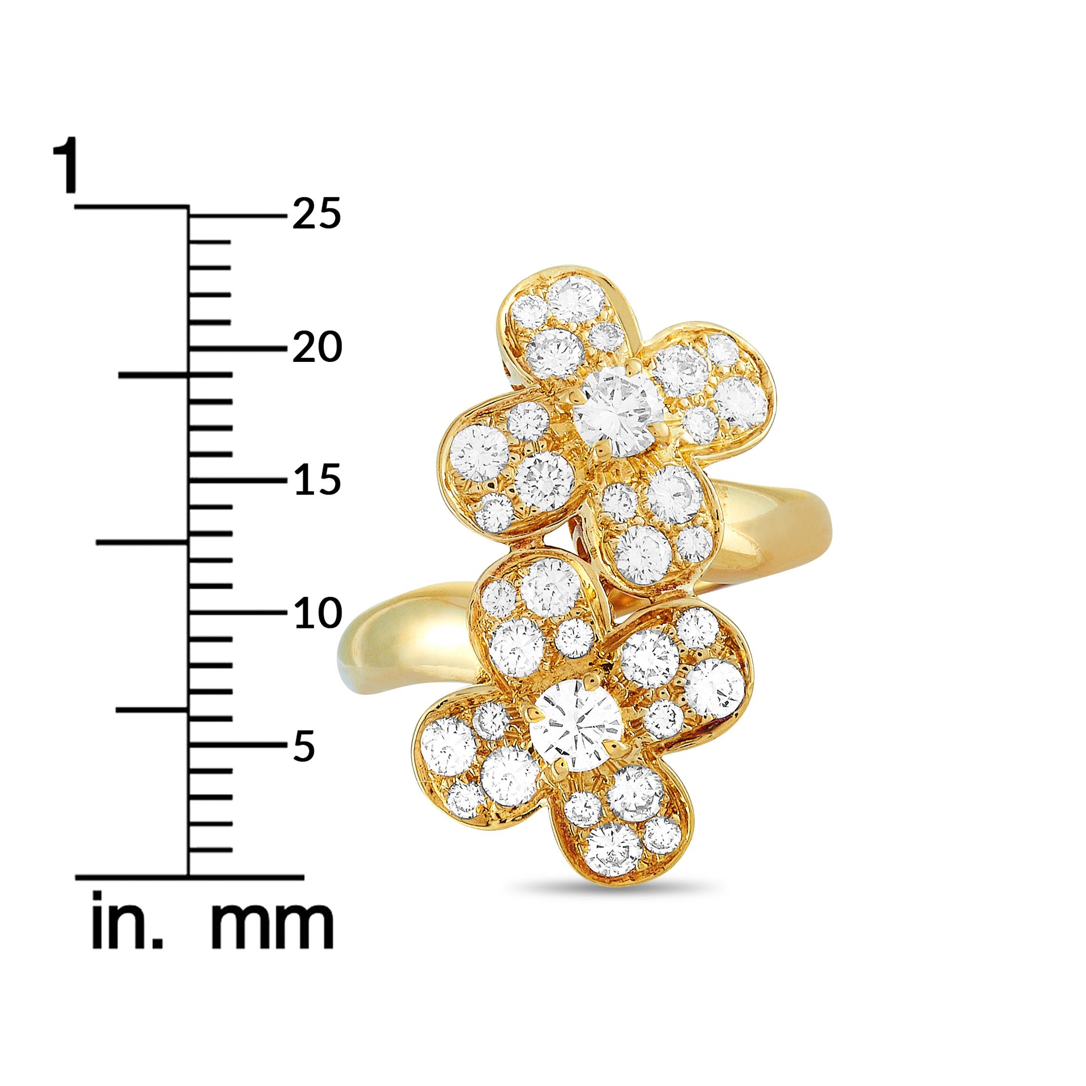 Van Cleef & Arpels 1.07 Carat Diamond Yellow Gold Flower Ring 4