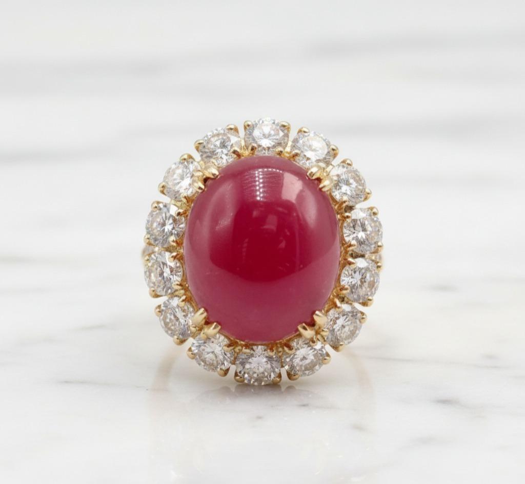 Women's or Men's Van Cleef & Arpels 11 Carat Large Cabochon Ruby & Diamond Ring For Sale