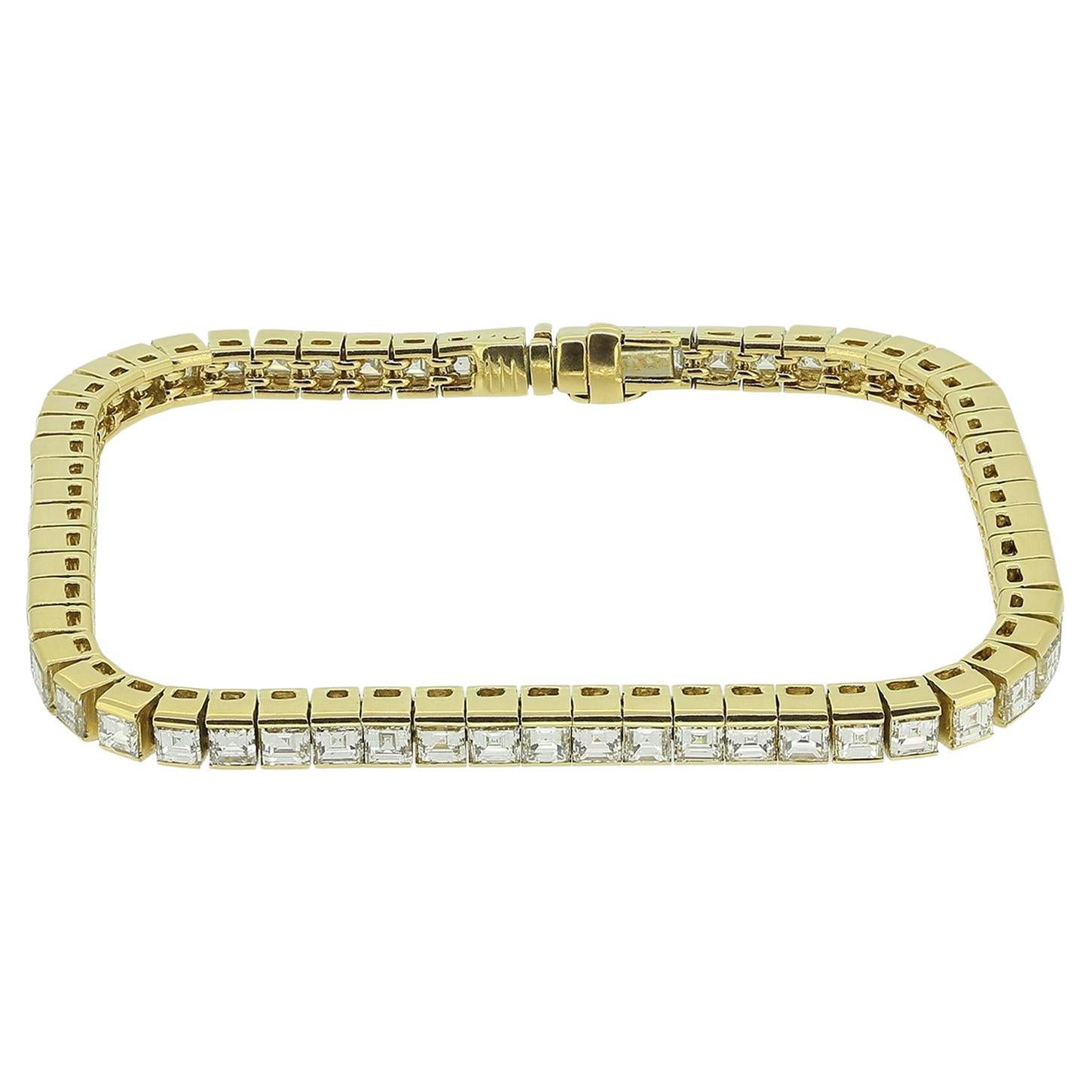 Van Cleef
Arpels 11.00 Carat Diamond Line Bracelet