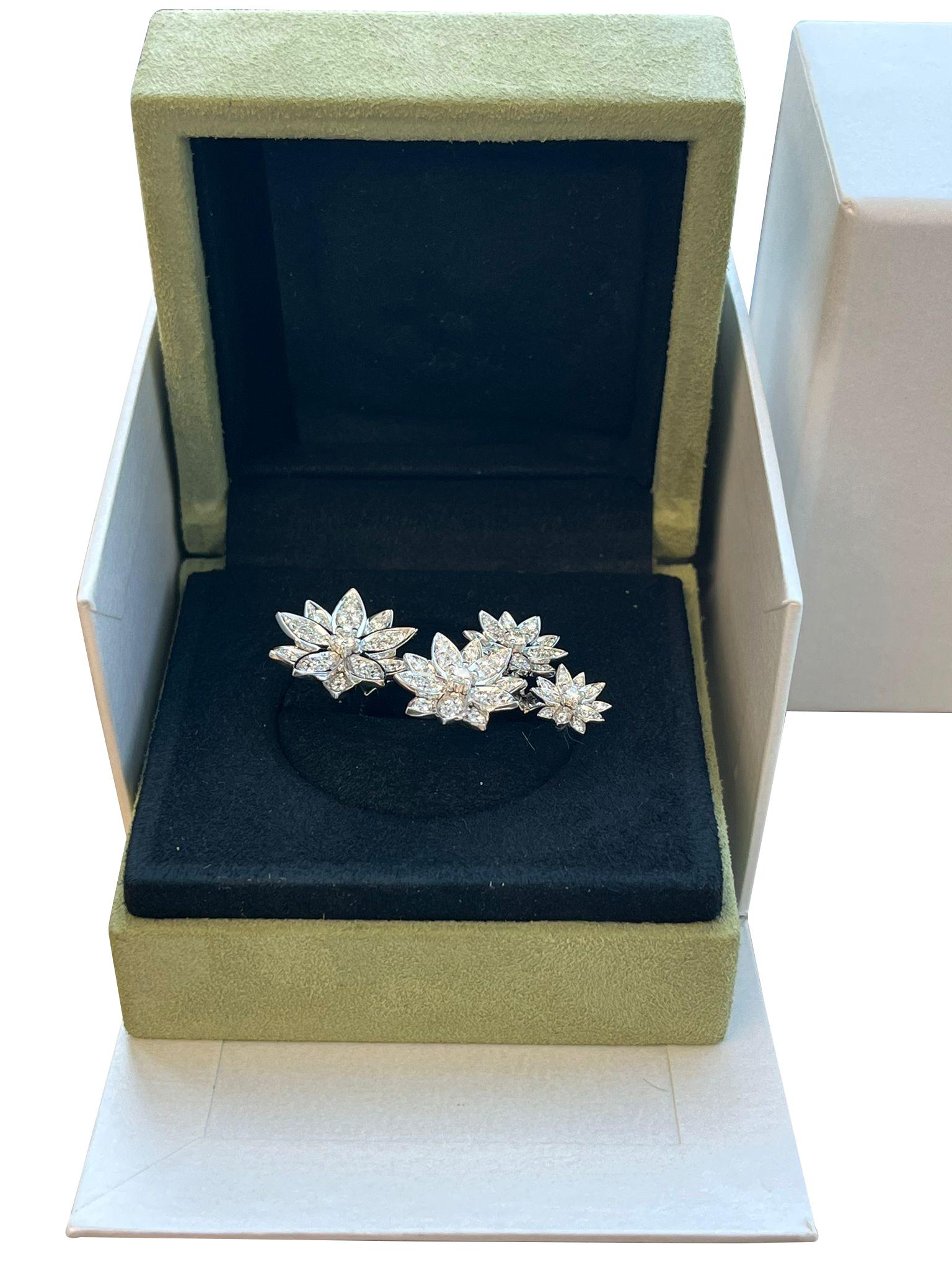 Van Cleef & Arpels 1.18ct Lotus Between the Finger 4 Flowers Ring 18K White Gold For Sale 6