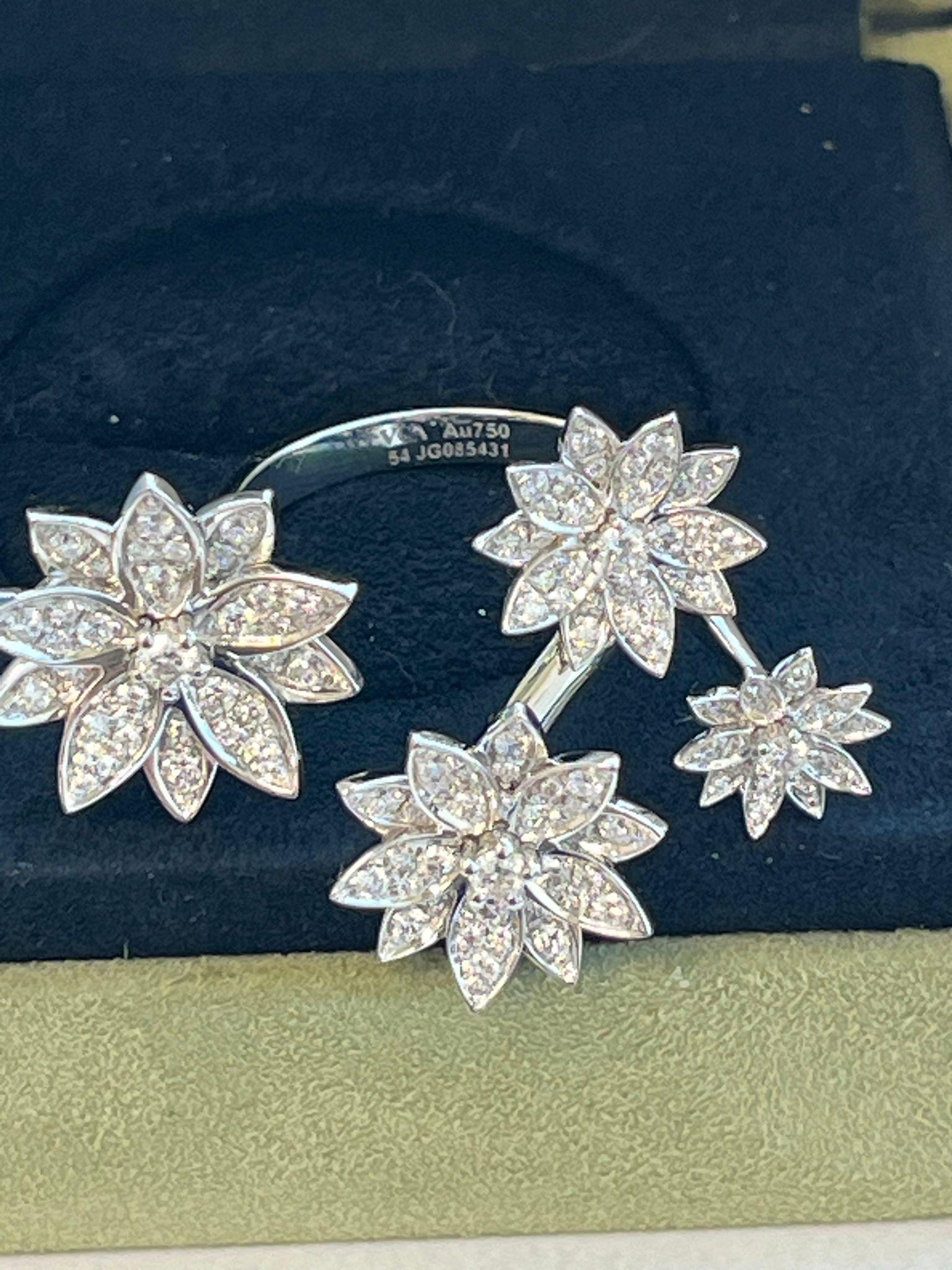 Van Cleef & Arpels 1.18ct Lotus Between the Finger 4 Flowers Ring 18K White Gold For Sale 8