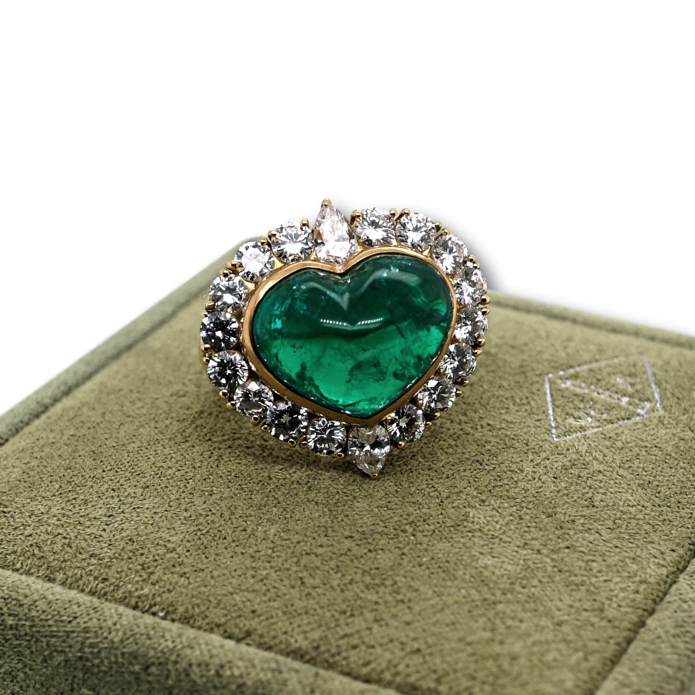Van Cleef & Arpels 12.04 Karat Diamond and Emerald Ring In Excellent Condition In New York, NY