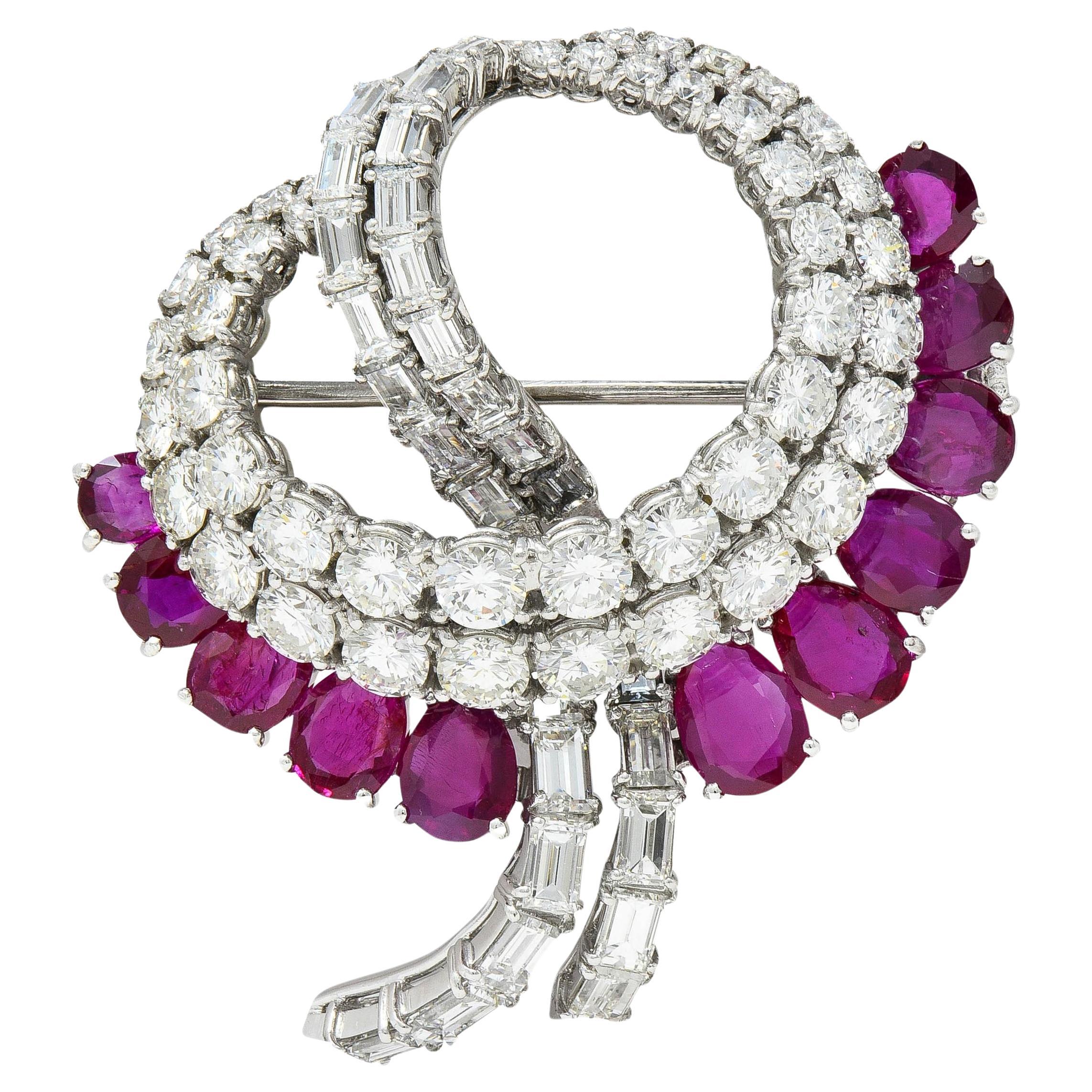 Van Cleef & Arpels 14,00 CTW Rubino Diamante Platino Spilla a nastro di metà secolo