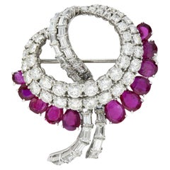 Van Cleef & Arpels 14,00 CTW Rubino Diamante Platino Spilla a nastro di metà secolo