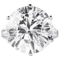 Antique Van Cleef & Arpels 14.83 Carats Round Diamond Three-Stone Engagement Ring