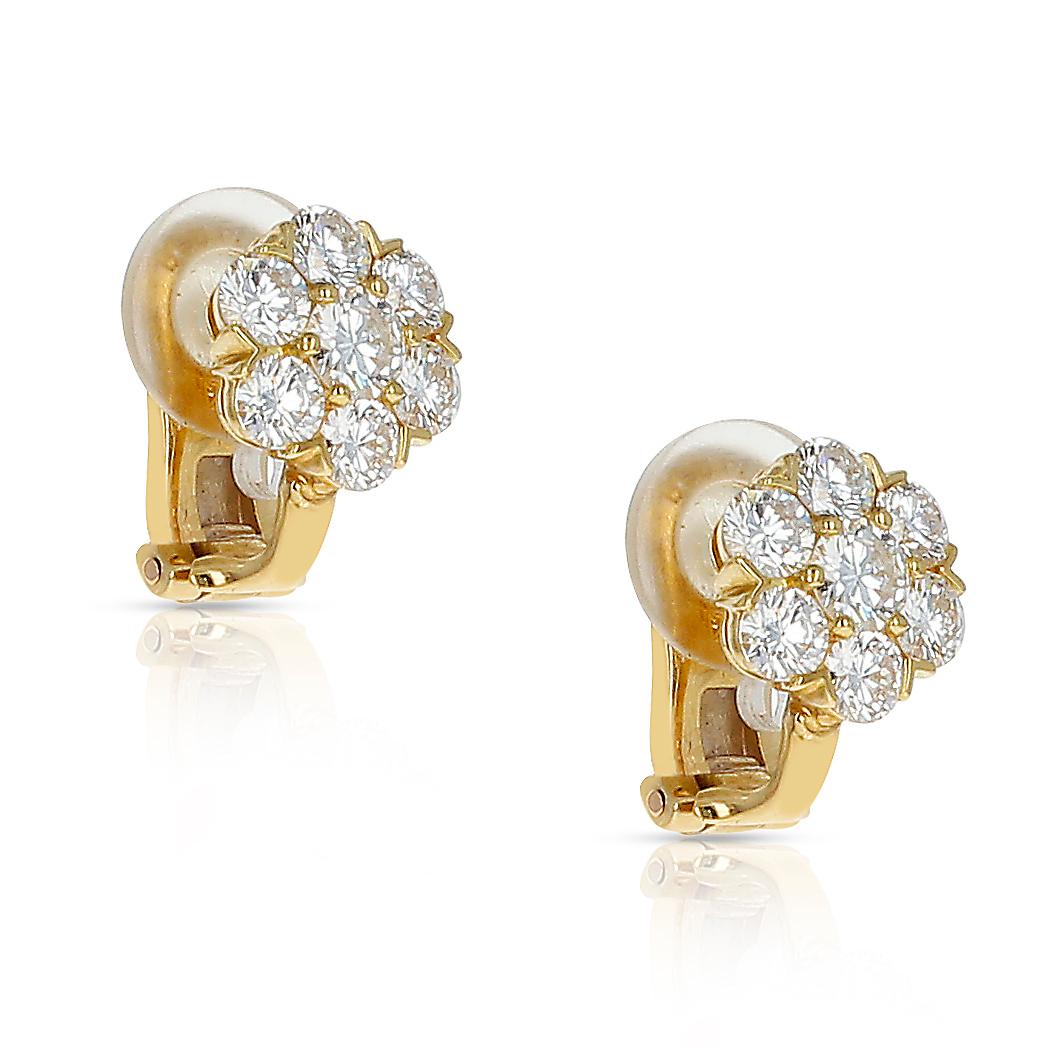 Women's or Men's Van Cleef & Arpels 1.50 Carats Round Diamond Fleurette Earrings, 18K Yellow Gold
