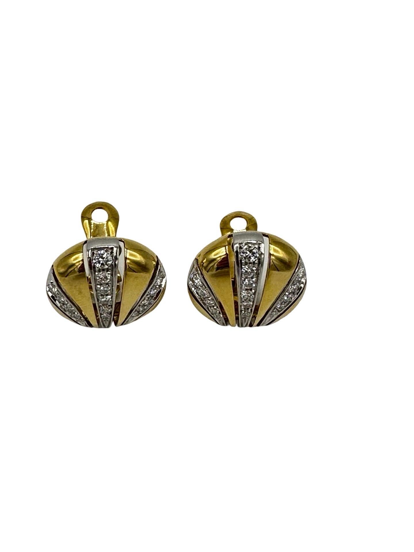 Taille ronde Van Cleef & Arpels Boucles d'oreilles boutons en or jaune 18 carats et diamant 1,60 carat en vente