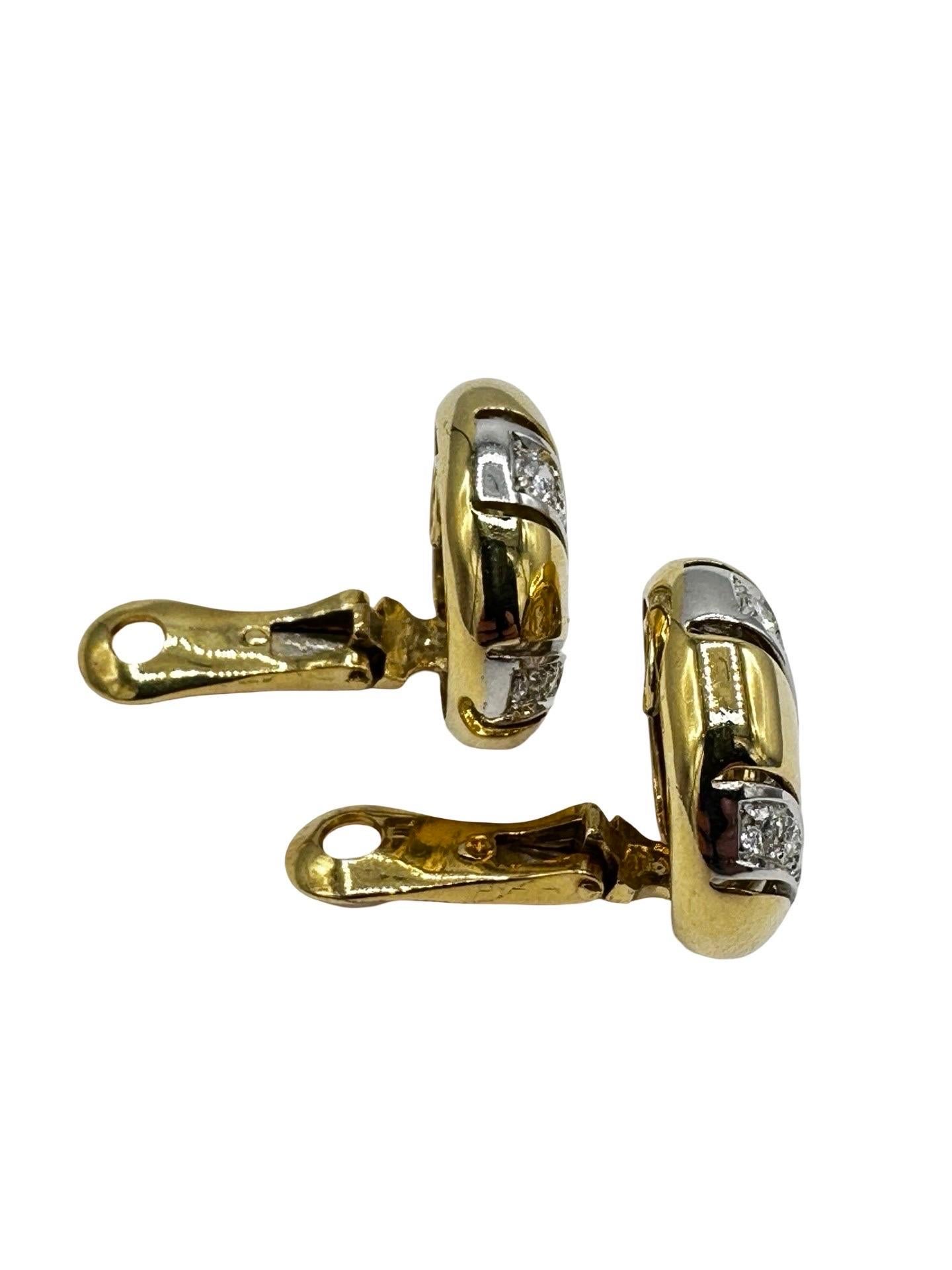 Van Cleef & Arpels Boucles d'oreilles boutons en or jaune 18 carats et diamant 1,60 carat Unisexe en vente