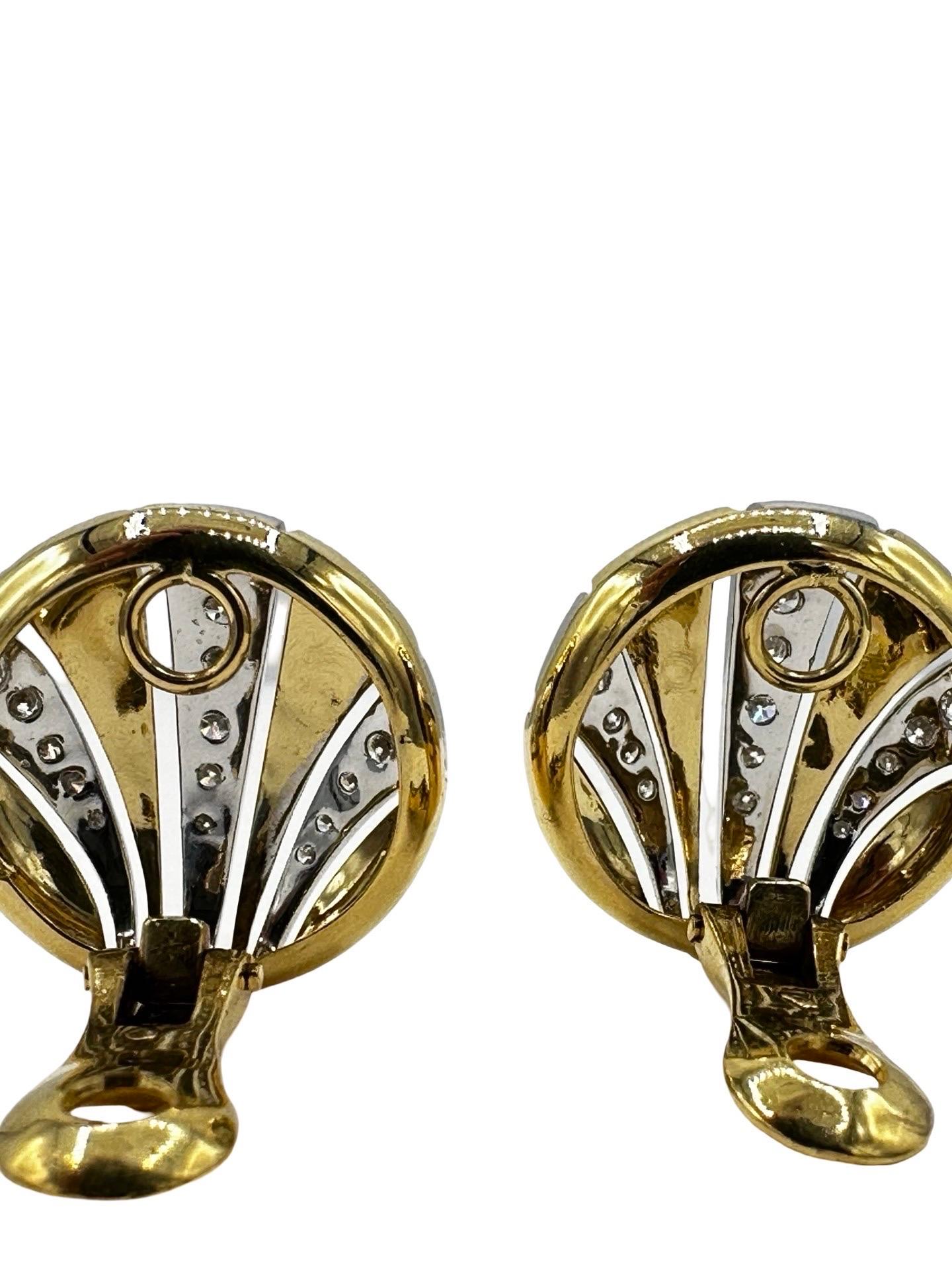 Van Cleef & Arpels Boucles d'oreilles boutons en or jaune 18 carats et diamant 1,60 carat en vente 1