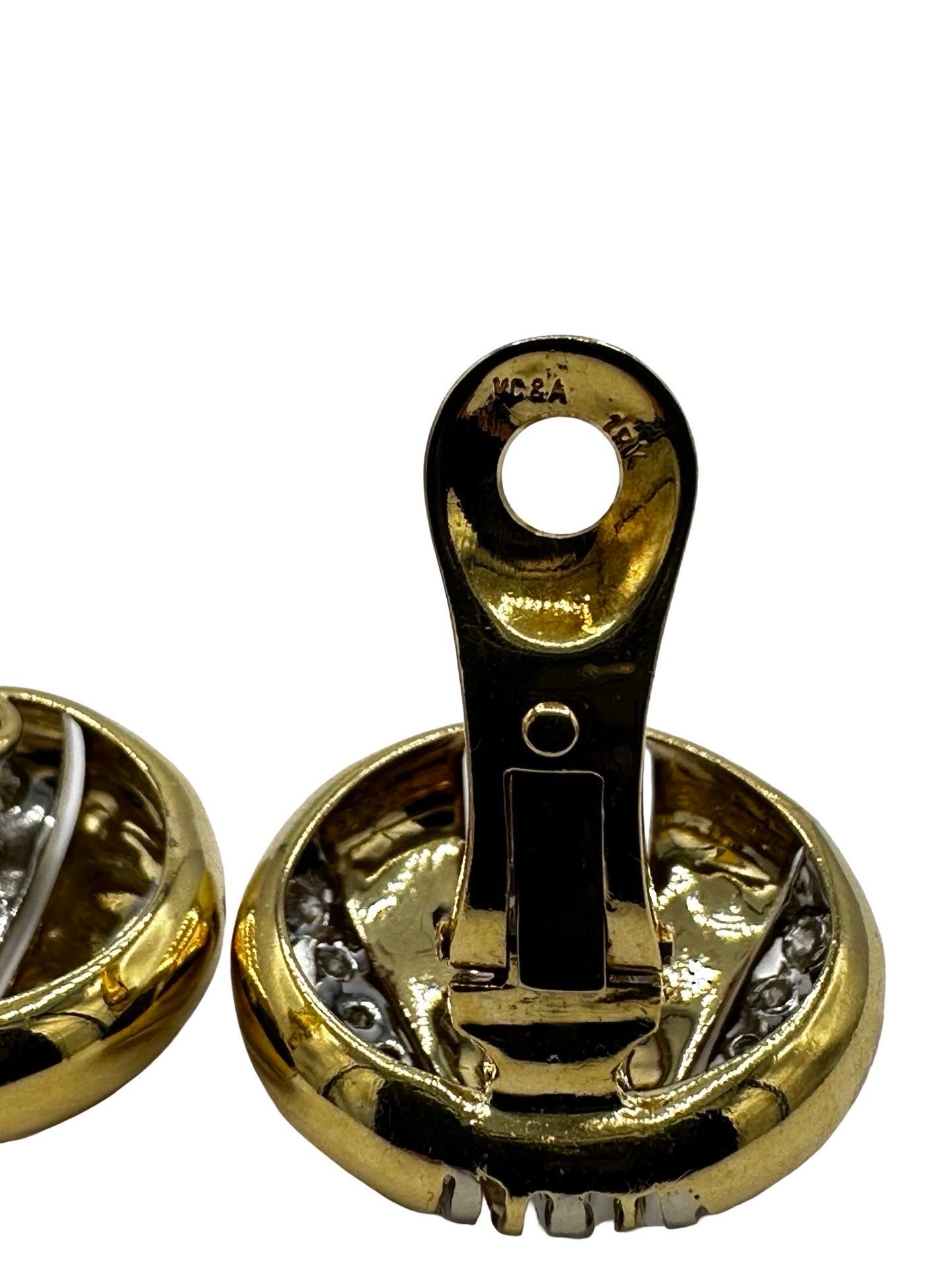 Van Cleef & Arpels Boucles d'oreilles boutons en or jaune 18 carats et diamant 1,60 carat en vente 2
