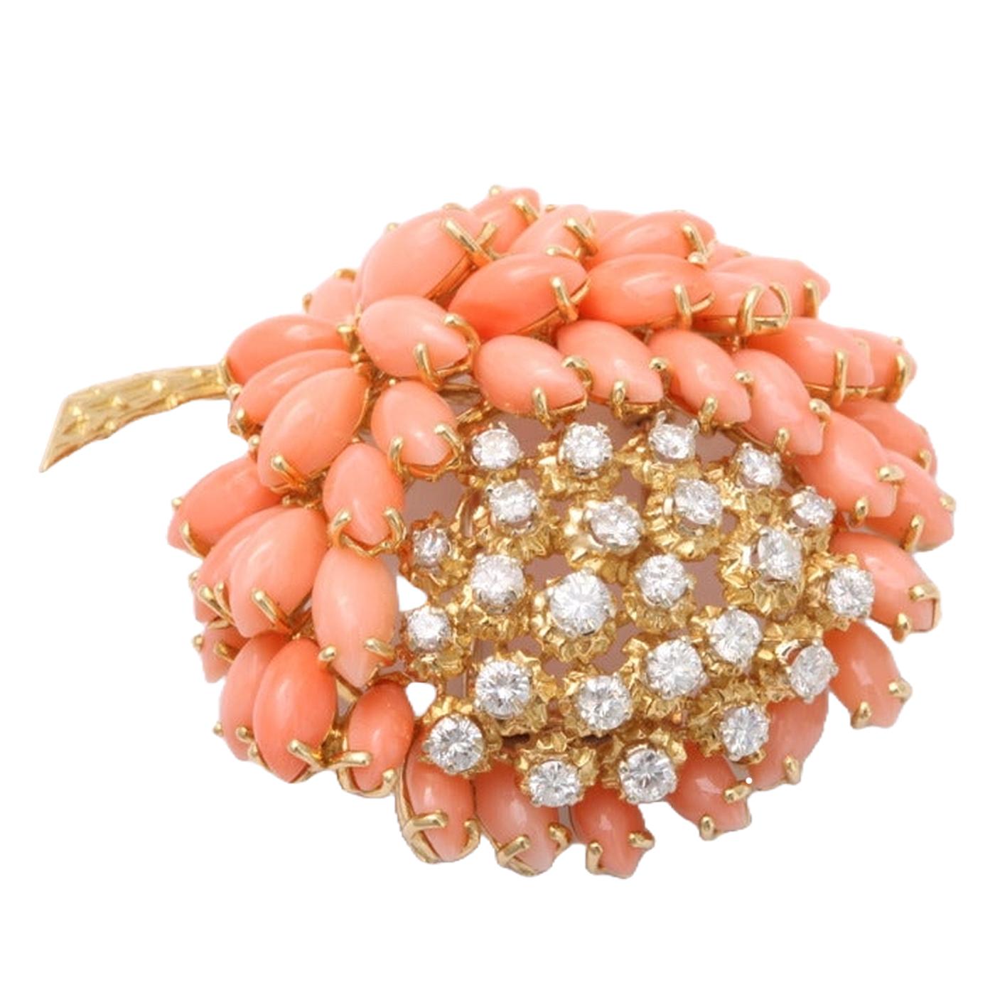 Modernist Van Cleef & Arpels 1.75 Carat Coral & Round Diamonds Brooch 18K Yellow Gold For Sale