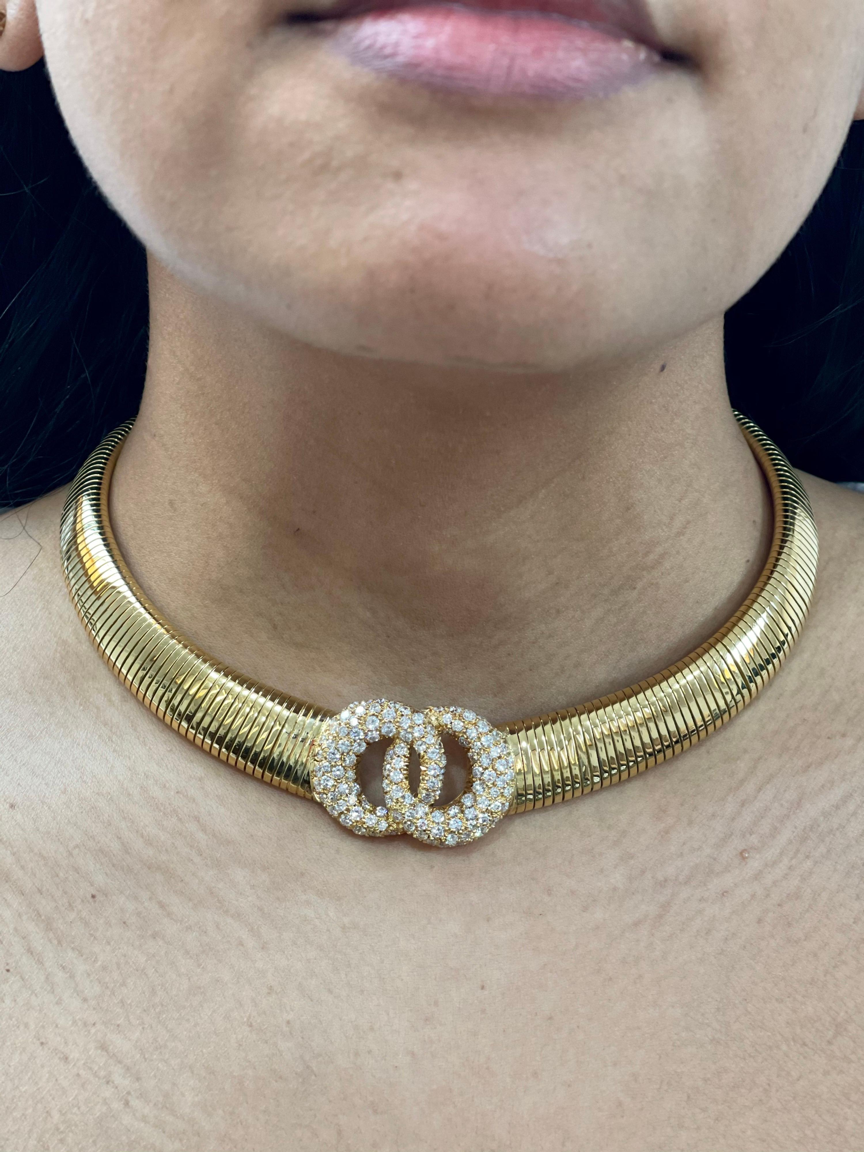 Van Cleef & Arpels 18 Carat Yellow Gold and 6 Ct Diamond Collar/Choker Necklace In Excellent Condition For Sale In New York, NY
