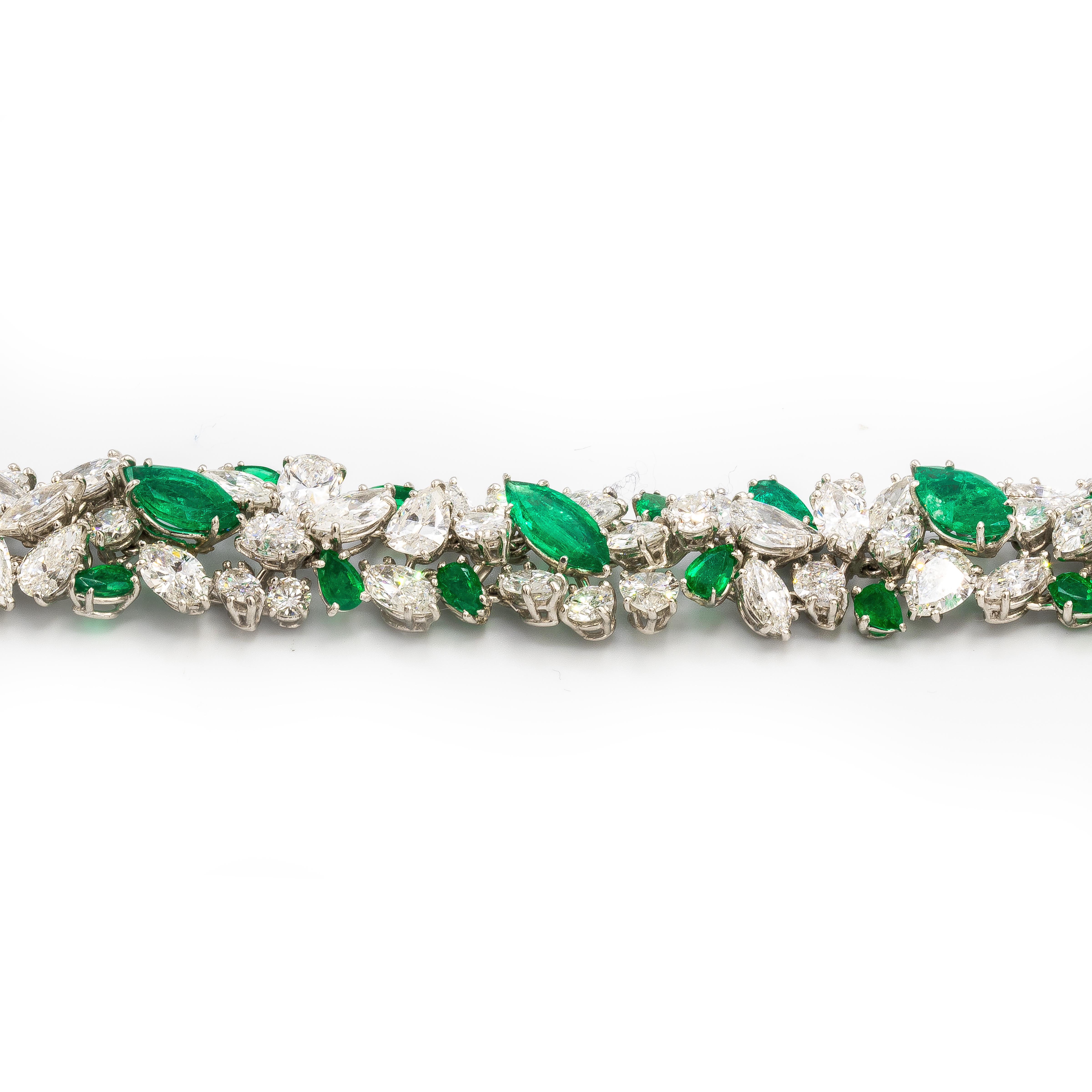 Van Cleef & Arpels 18 Carat Emeralds 30 Carat Diamond Platinum Bracelet In Excellent Condition In Carlsbad, CA