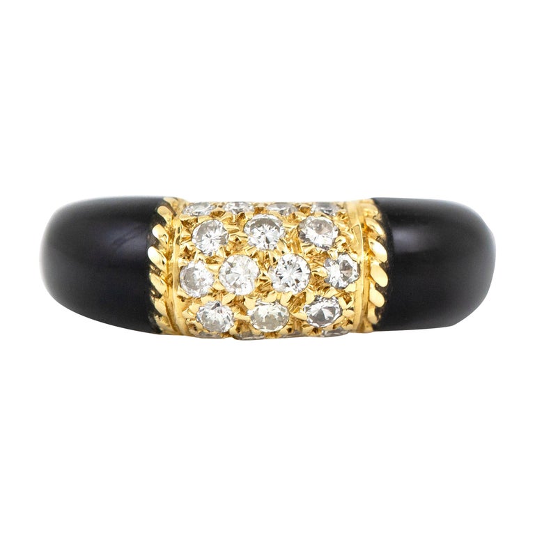 Van Cleef and Arpels 18 Karat Black Onyx Diamond Ring For Sale at 1stDibs