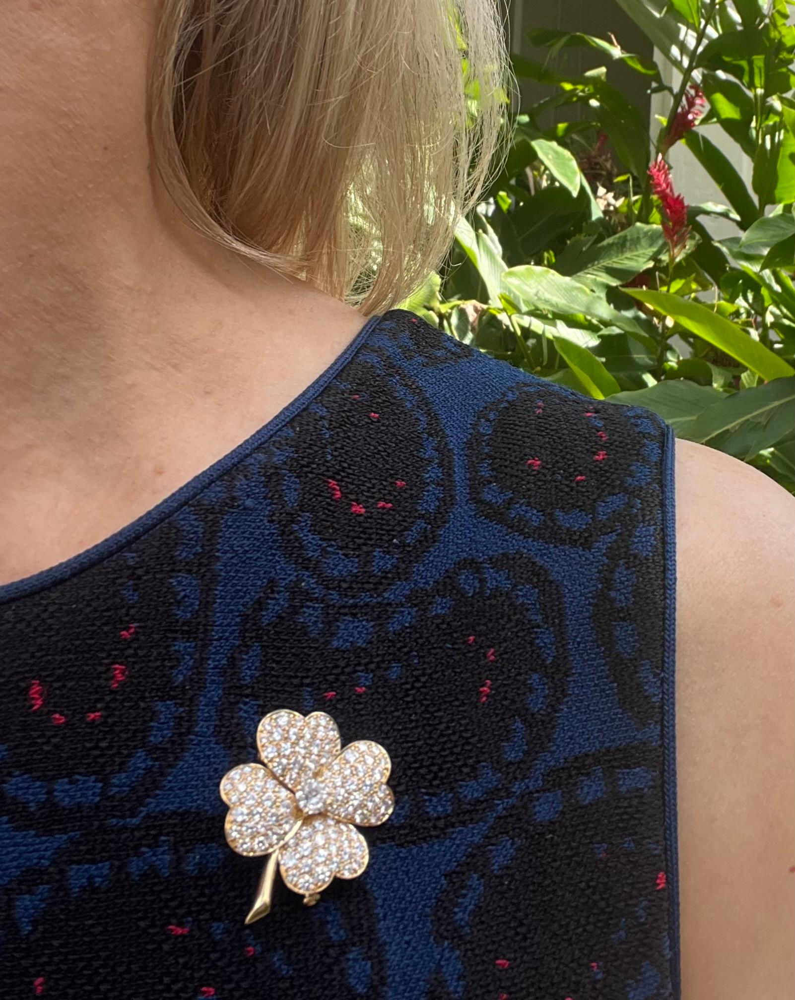 Brilliant Cut Van Cleef & Arpels 18k Yellow Gold Diamond Cosmos Clip Pendant