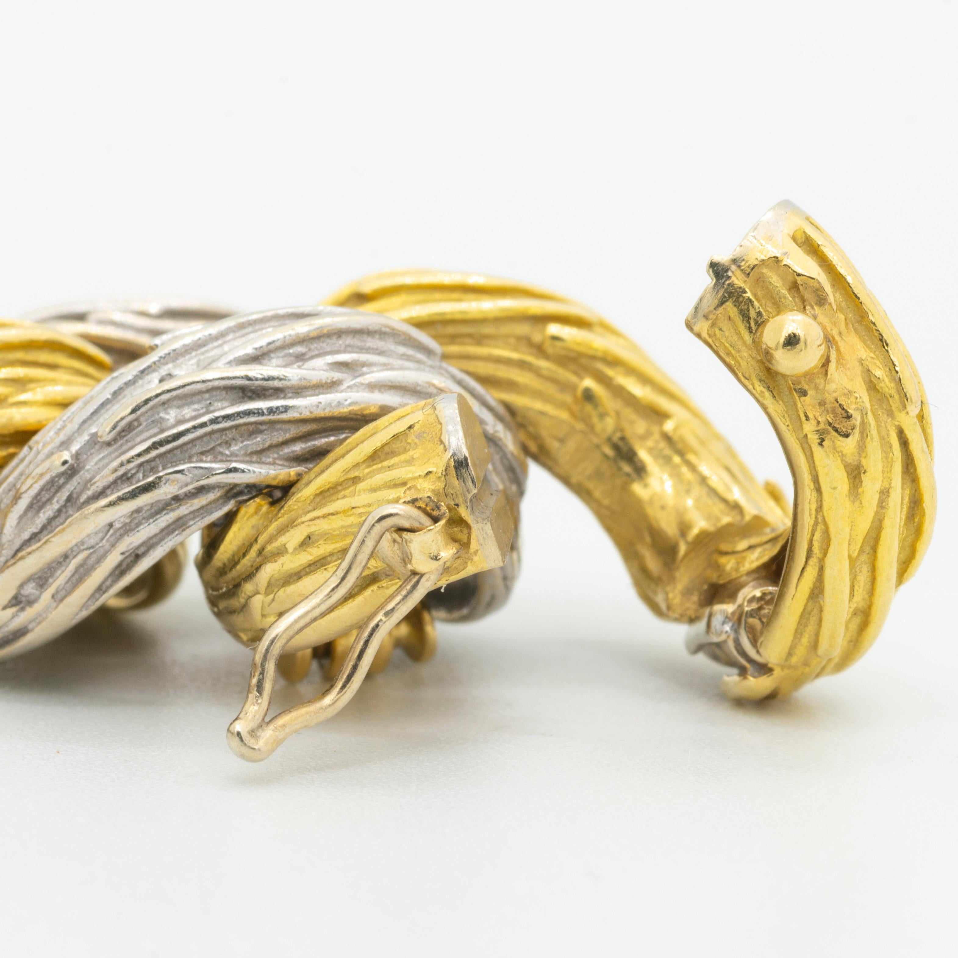 Van Cleef & Arpels 18 Karat White and Yellow Gold Link Bracelet, circa 1970s 1