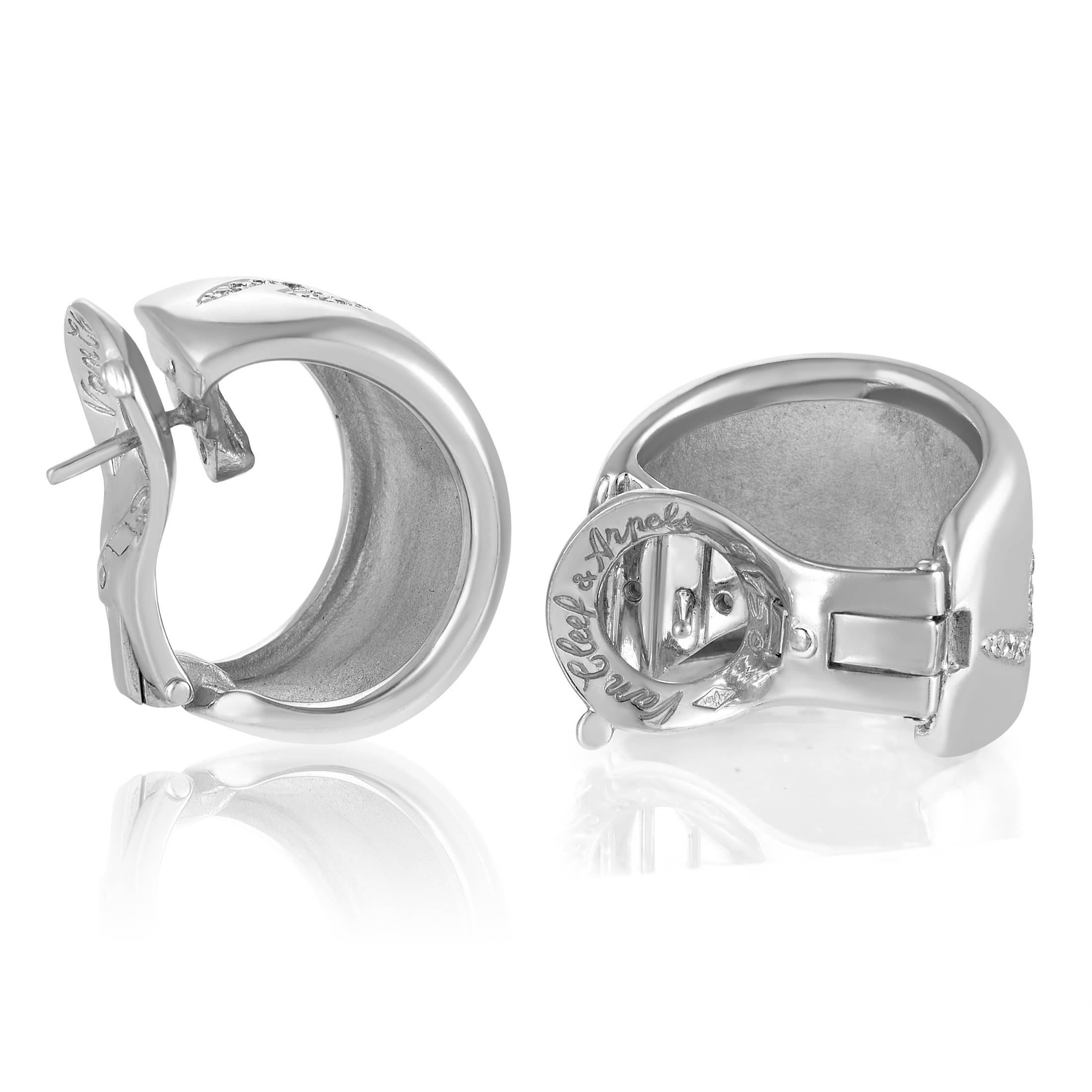 Round Cut Van Cleef & Arpels 18 Karat White Gold 0.90 Carat Diamond Wave Huggie Earrings