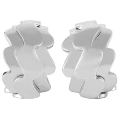 lotus flower engagement ring Van Cleef
Arpels 18 Karat White Gold Earrings