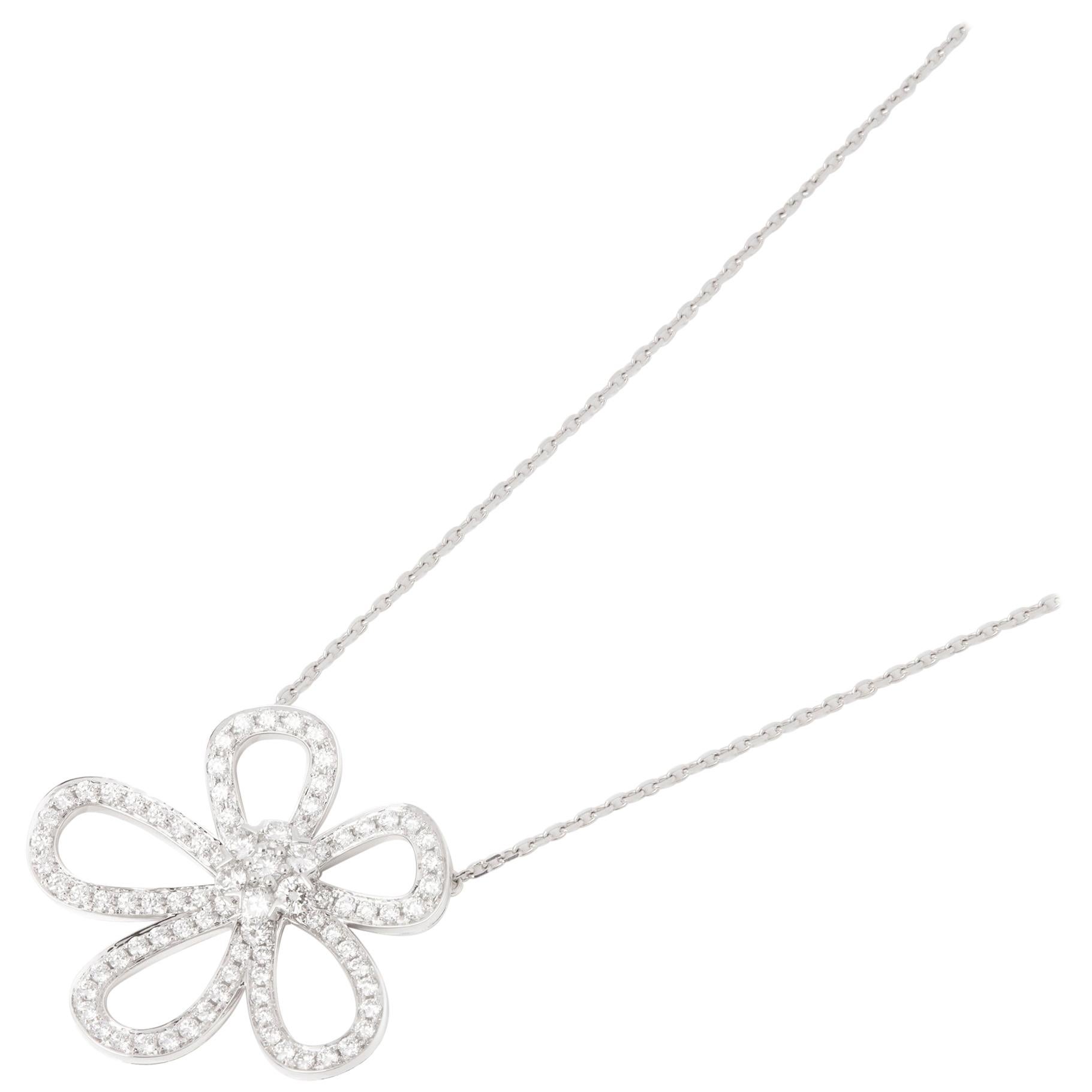 Van Cleef & Arpels 18 Karat White Gold Round Cut Diamond Flowerlace Necklace