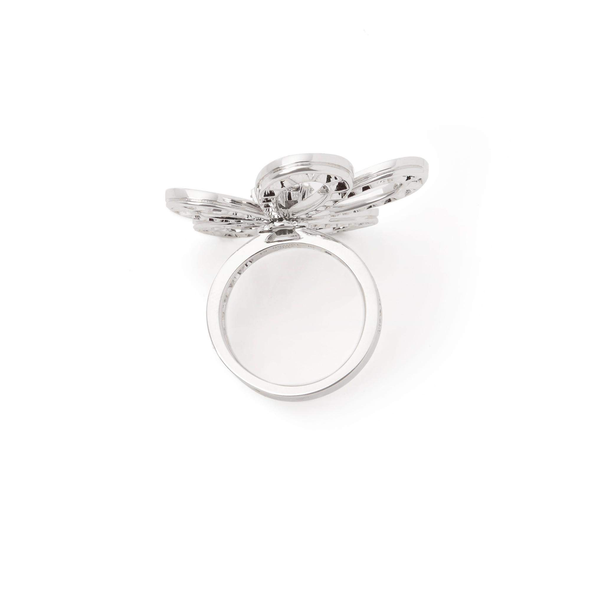Women's Van Cleef & Arpels 18 Karat White Gold Round Cut Diamond Flowerlace Ring